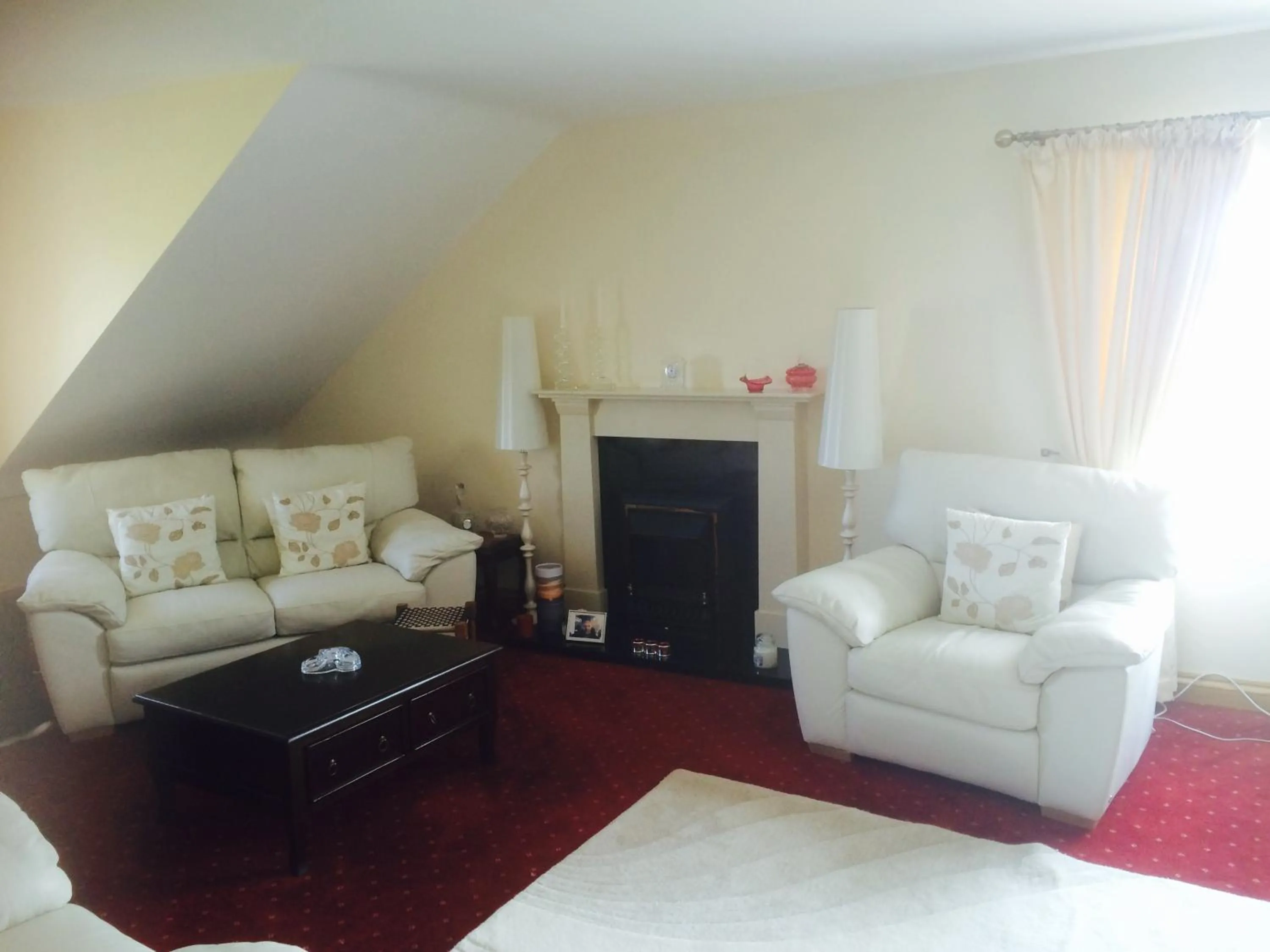 Photo of the whole room in Atlantic Breeze