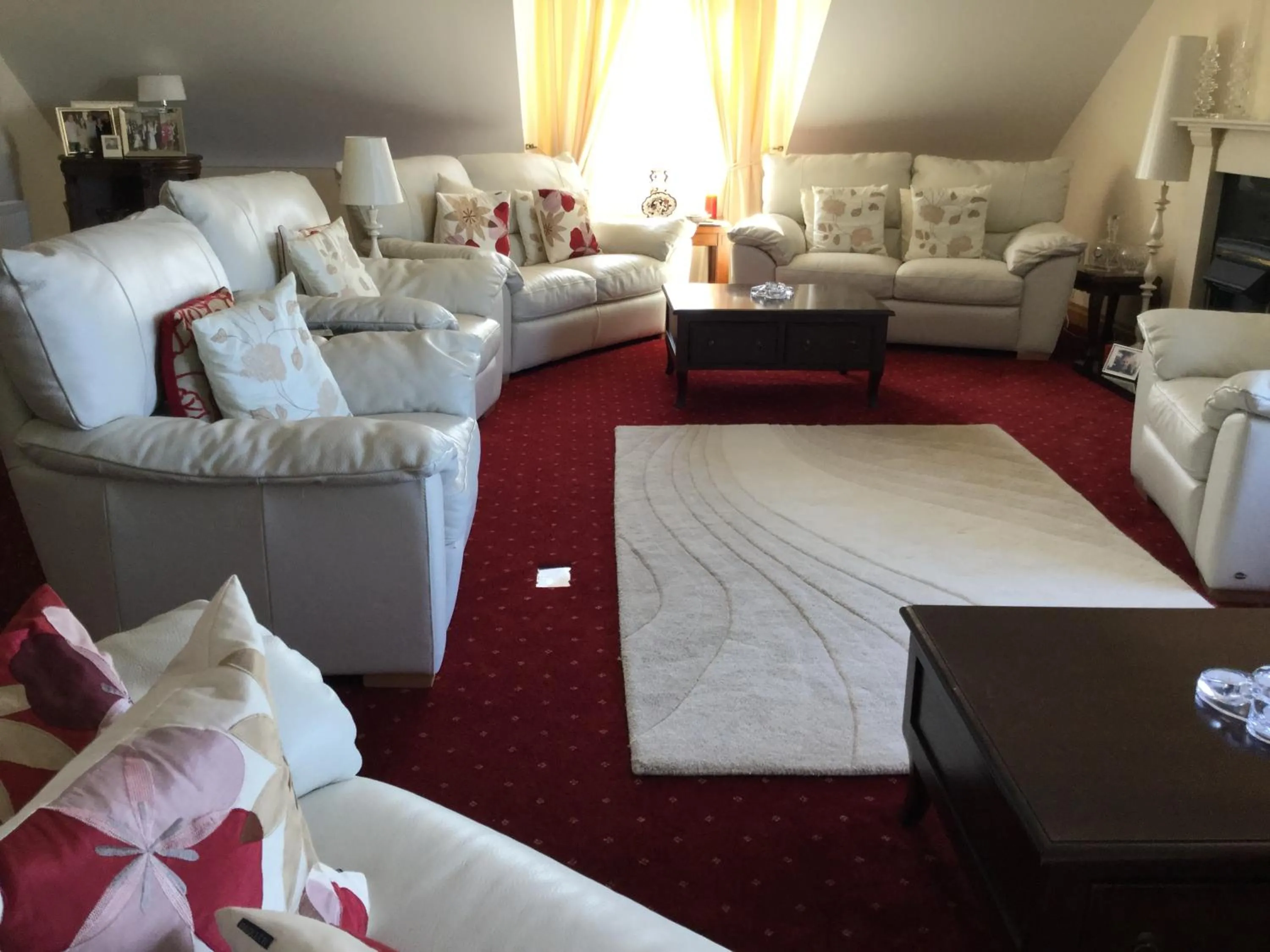 Communal lounge/ TV room, Bed in Atlantic Breeze