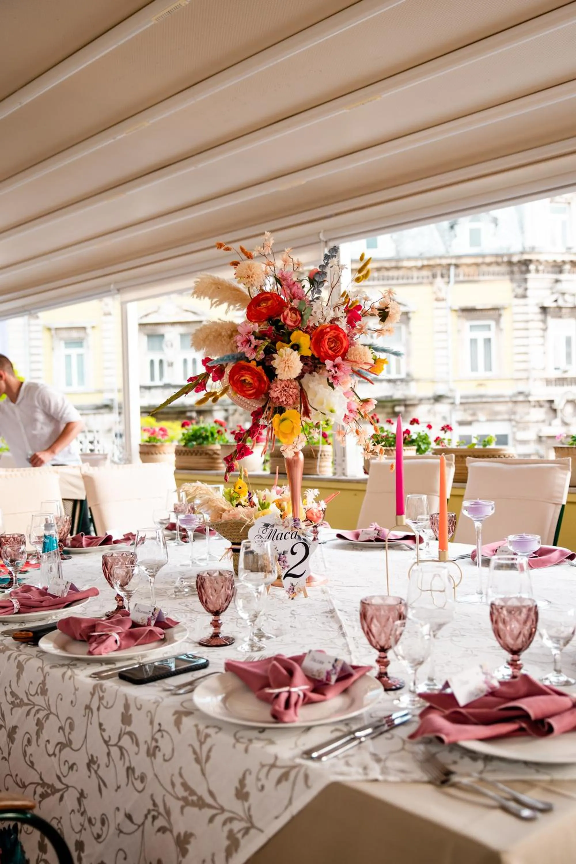 Restaurant/places to eat in Hotel Anna Palace