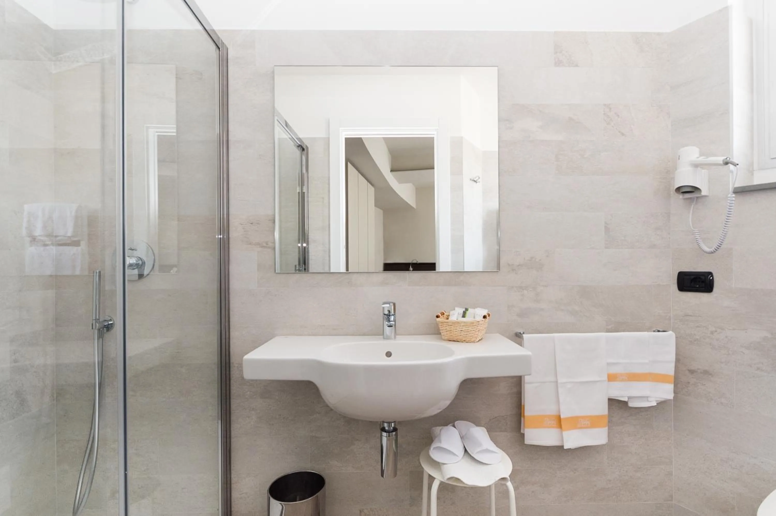 Bathroom in Hotel Tirreno