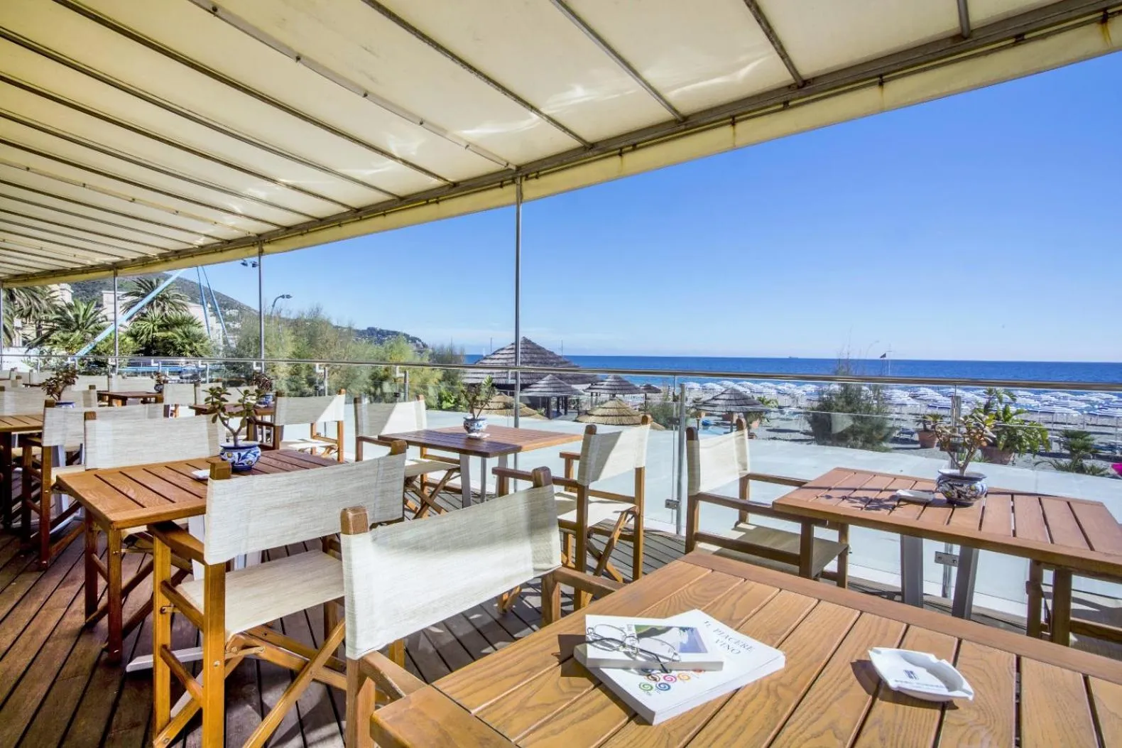 Patio in Hotel Tirreno
