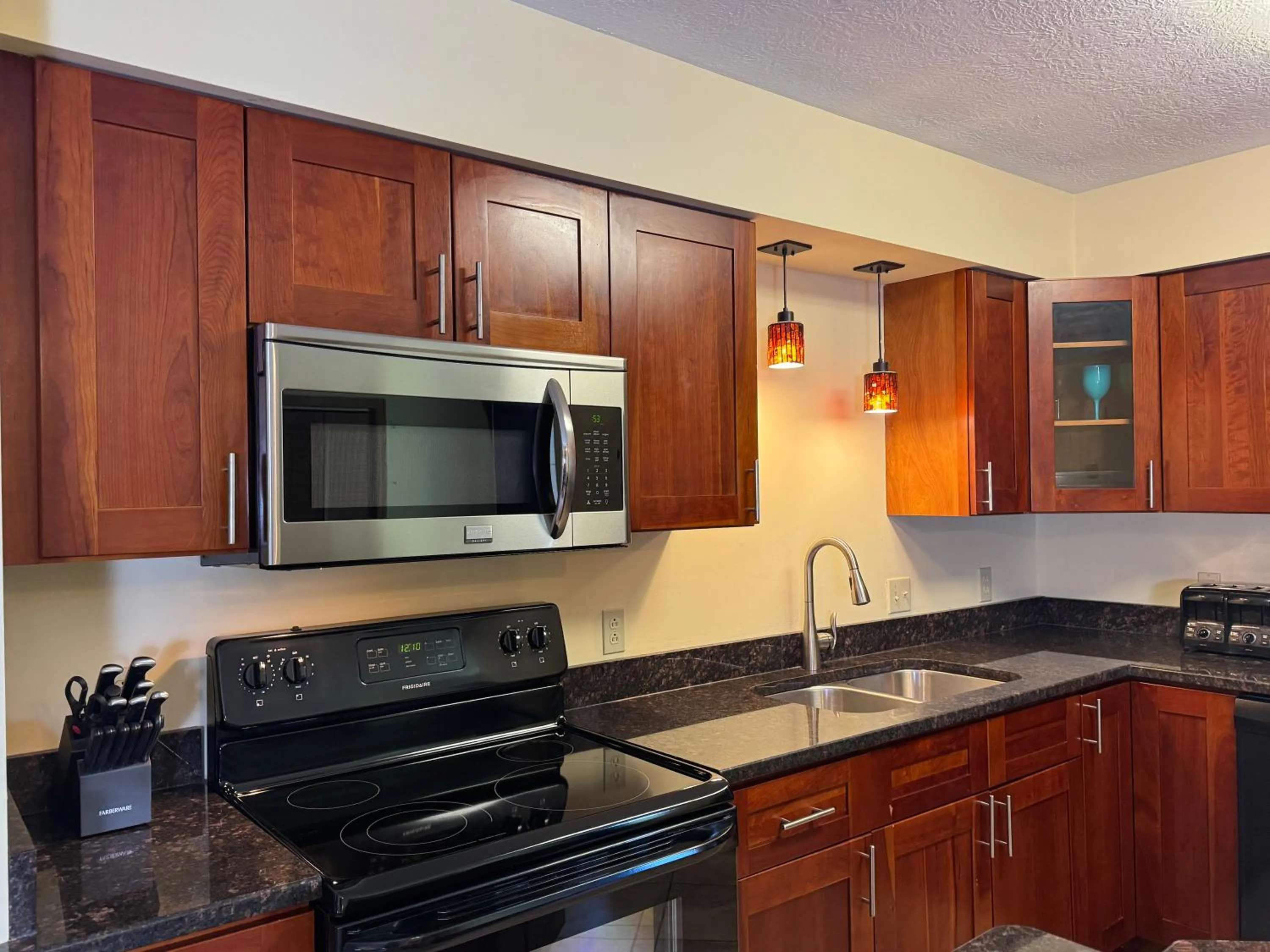 Put-in-Bay Poolview Condo #5