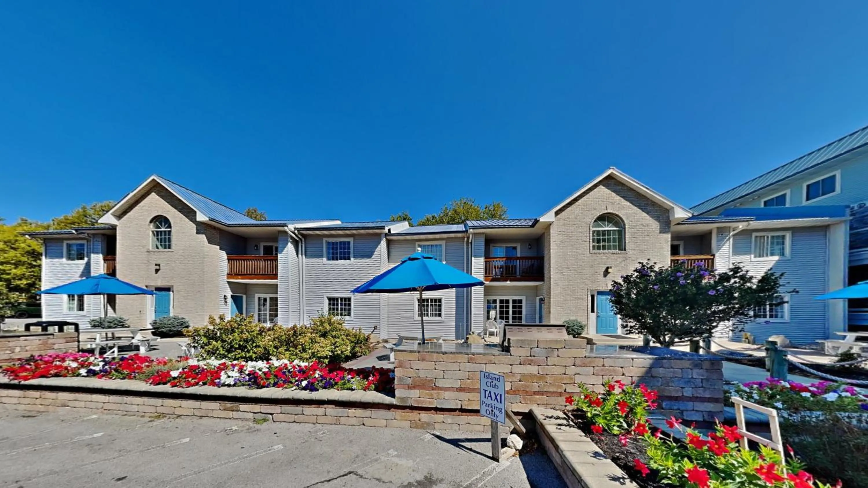 Put-in-Bay Poolview Condo #5