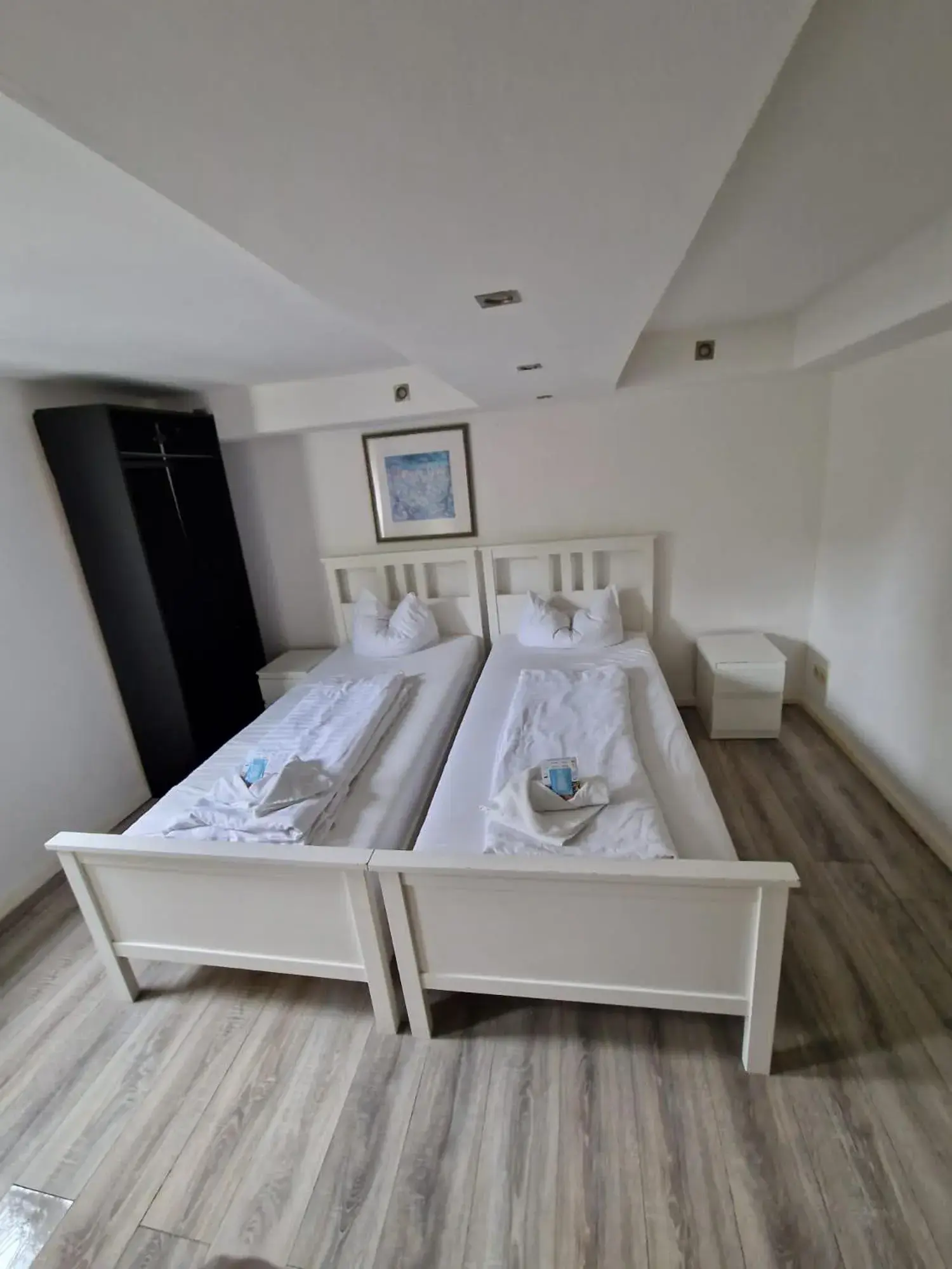 Double Room with Shared Bathroom - Basement in GZ Hostel Bonn Double Room with Shared Bathroom - Basement in GZ Hostel Bonn