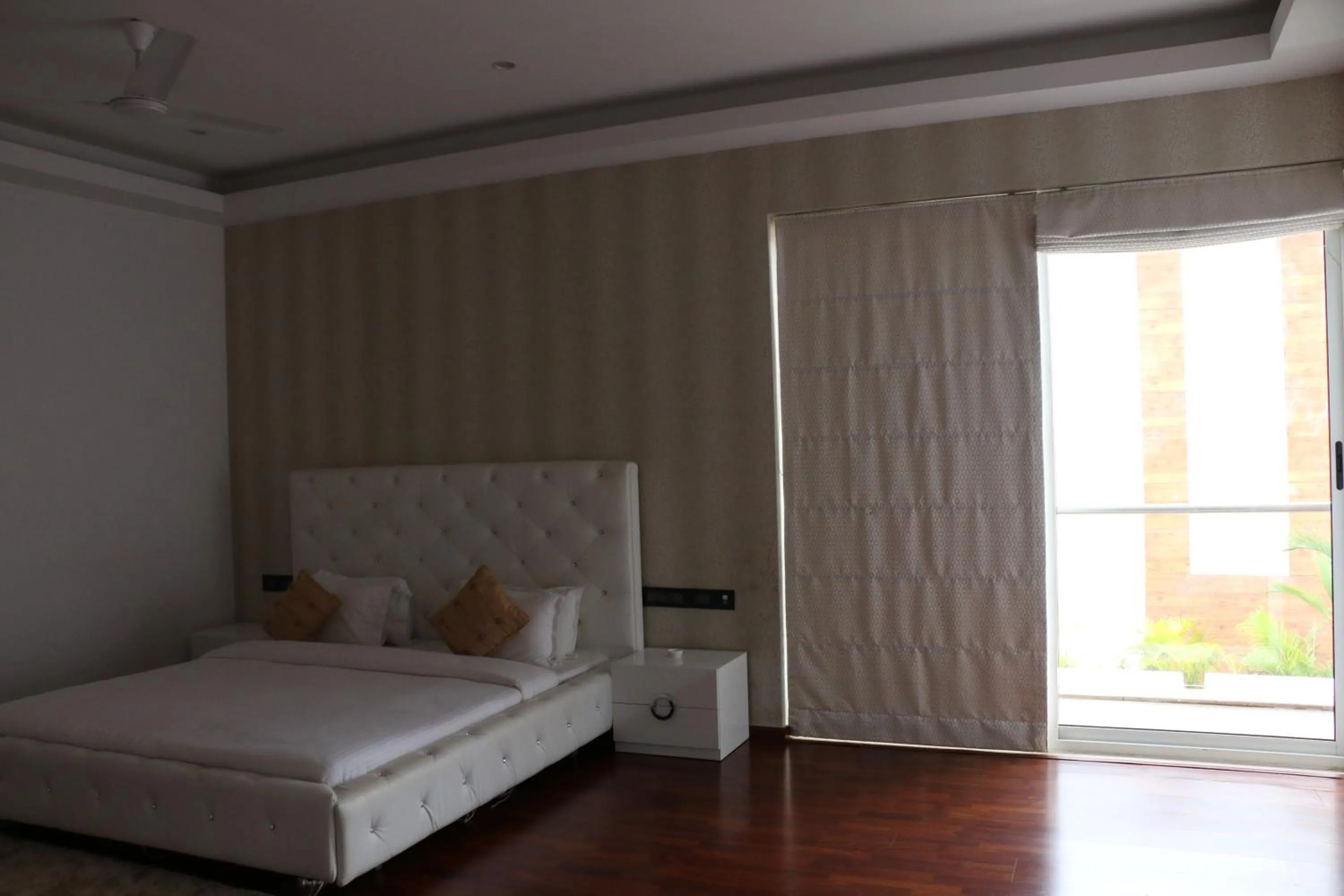 Photo of the whole room, Bed in Luxe Loft