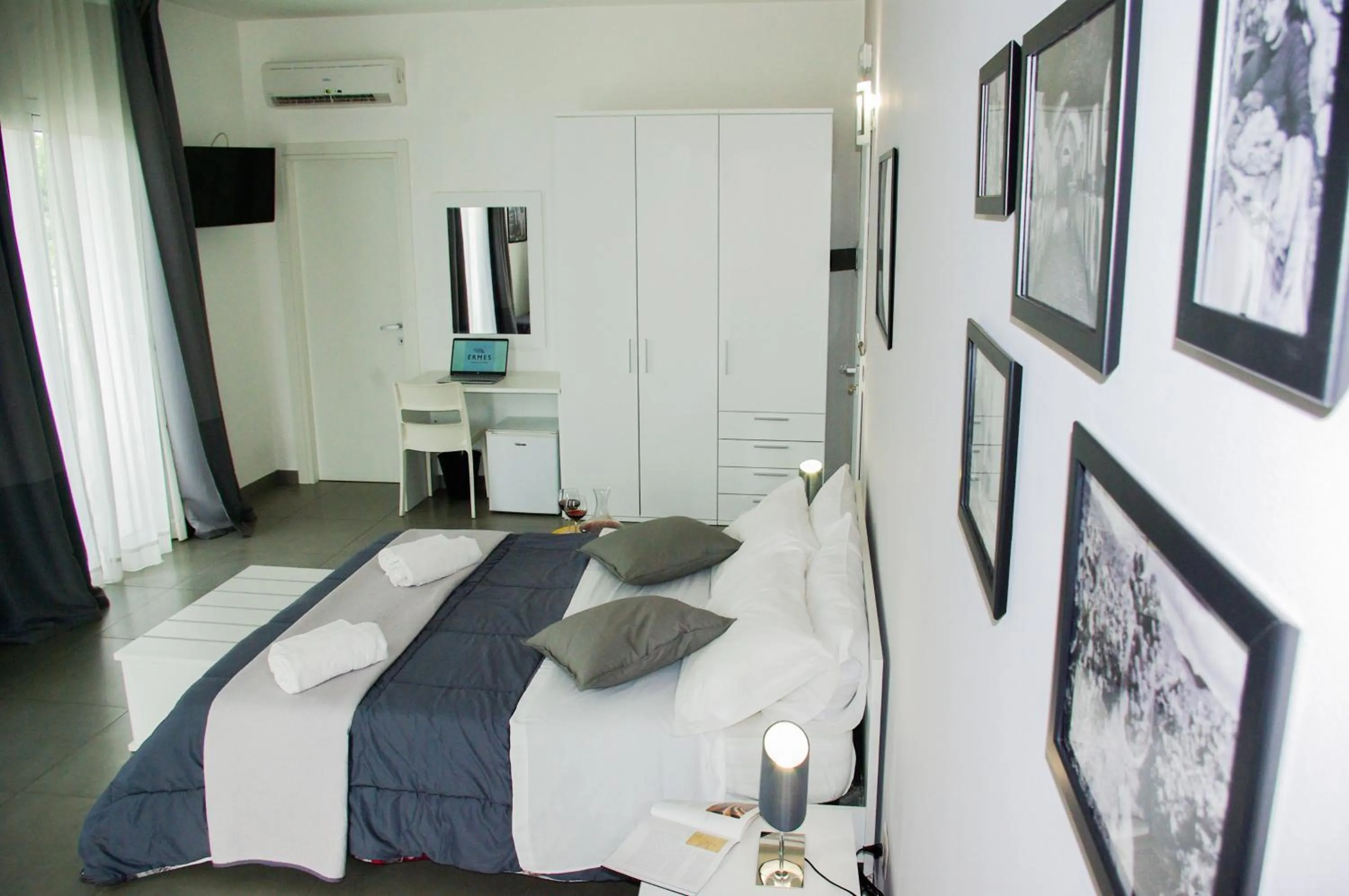 Luxury Quadruple Room in Ermes
