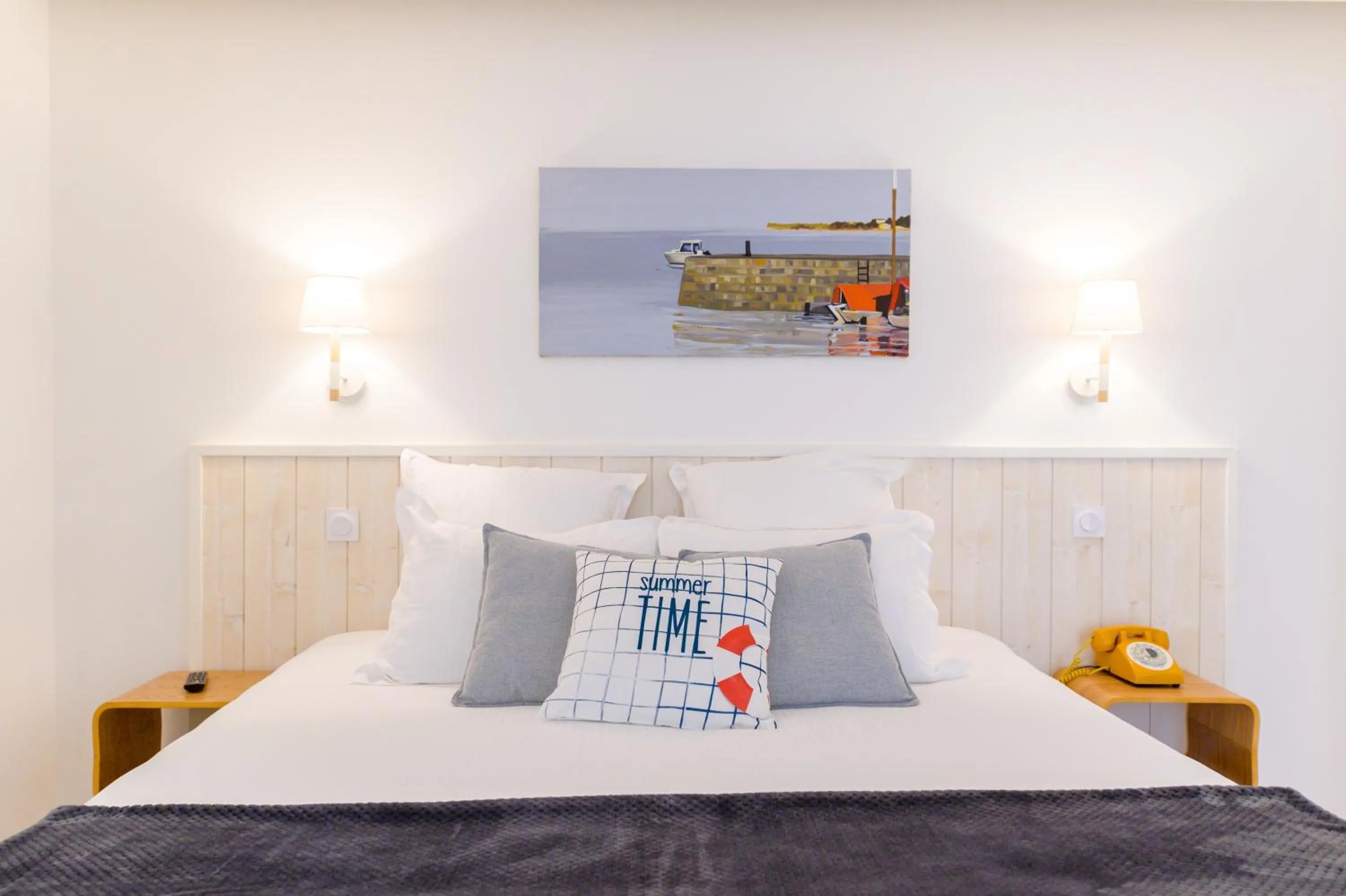 Bedroom, Bed in Hôtel La Jetée