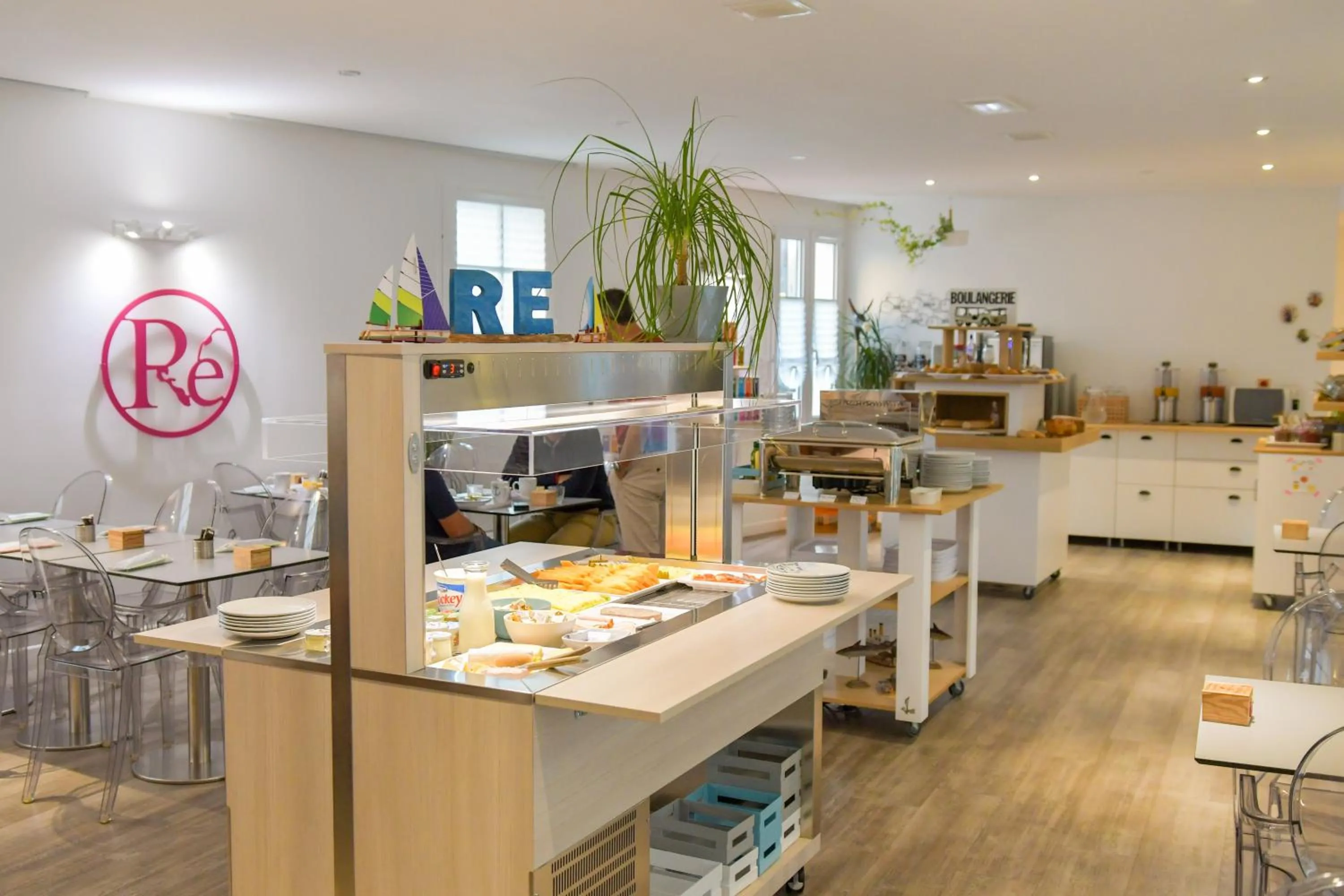 Food and drinks in Hôtel La Jetée