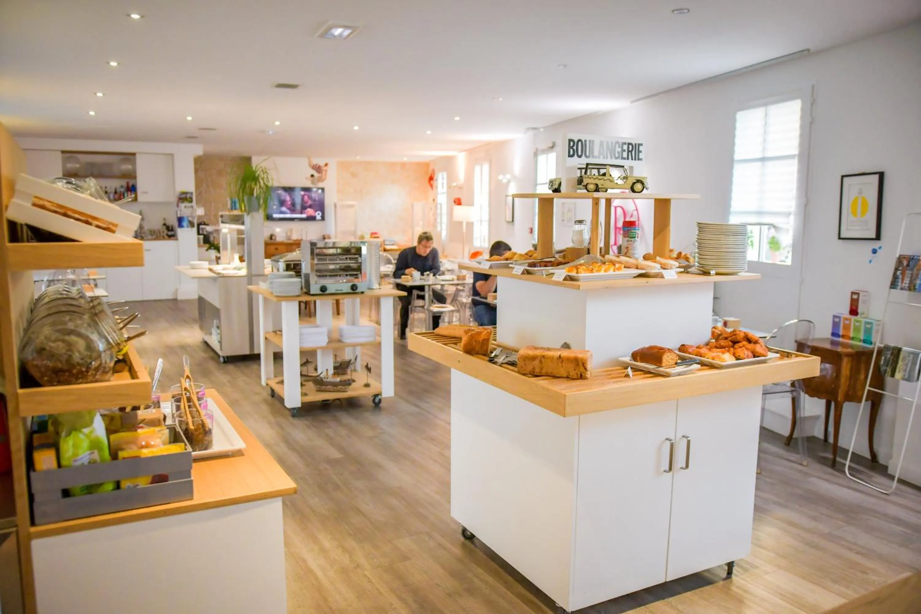 Food and drinks in Hôtel La Jetée