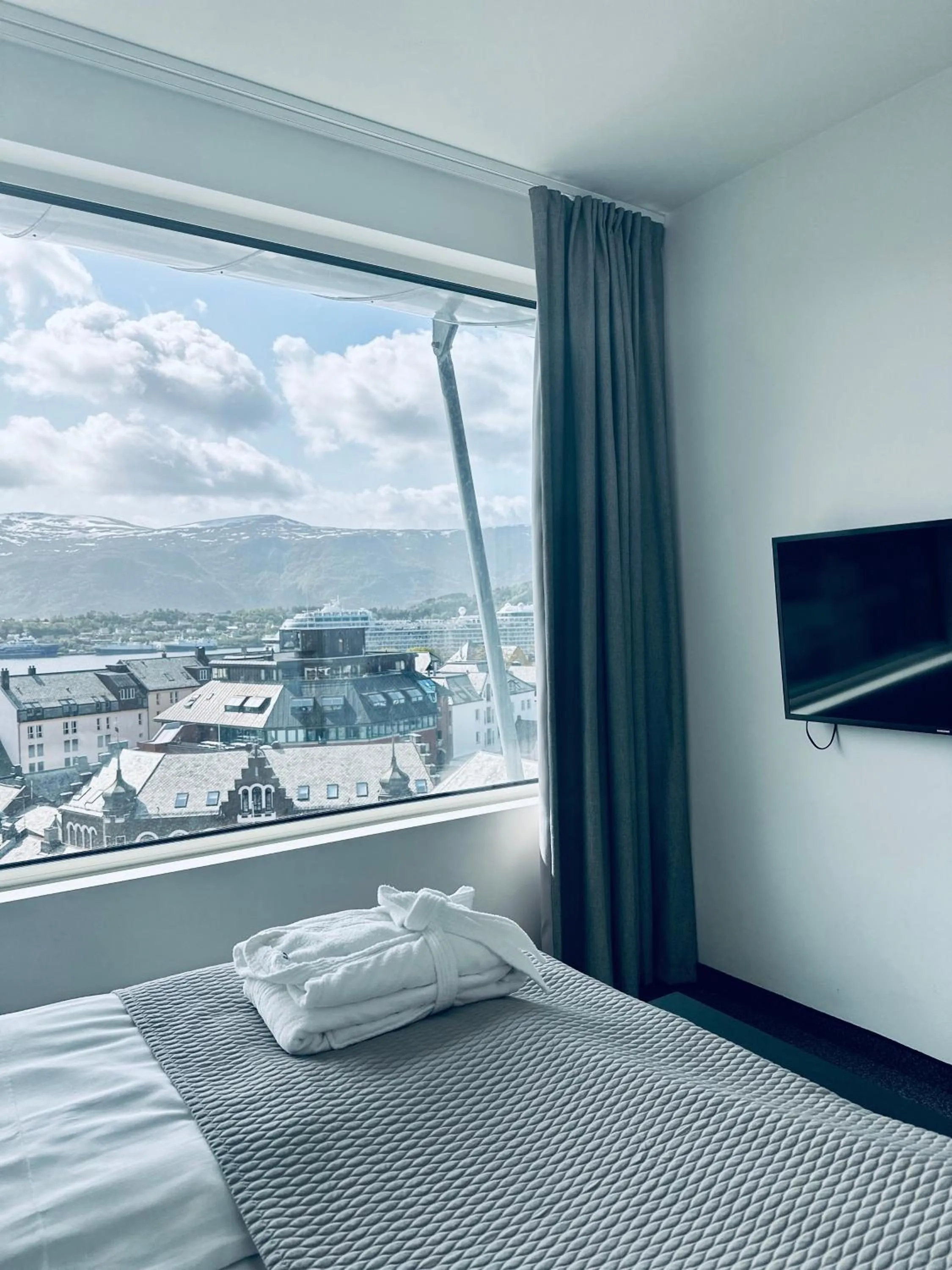 Bed in Scandic Parken