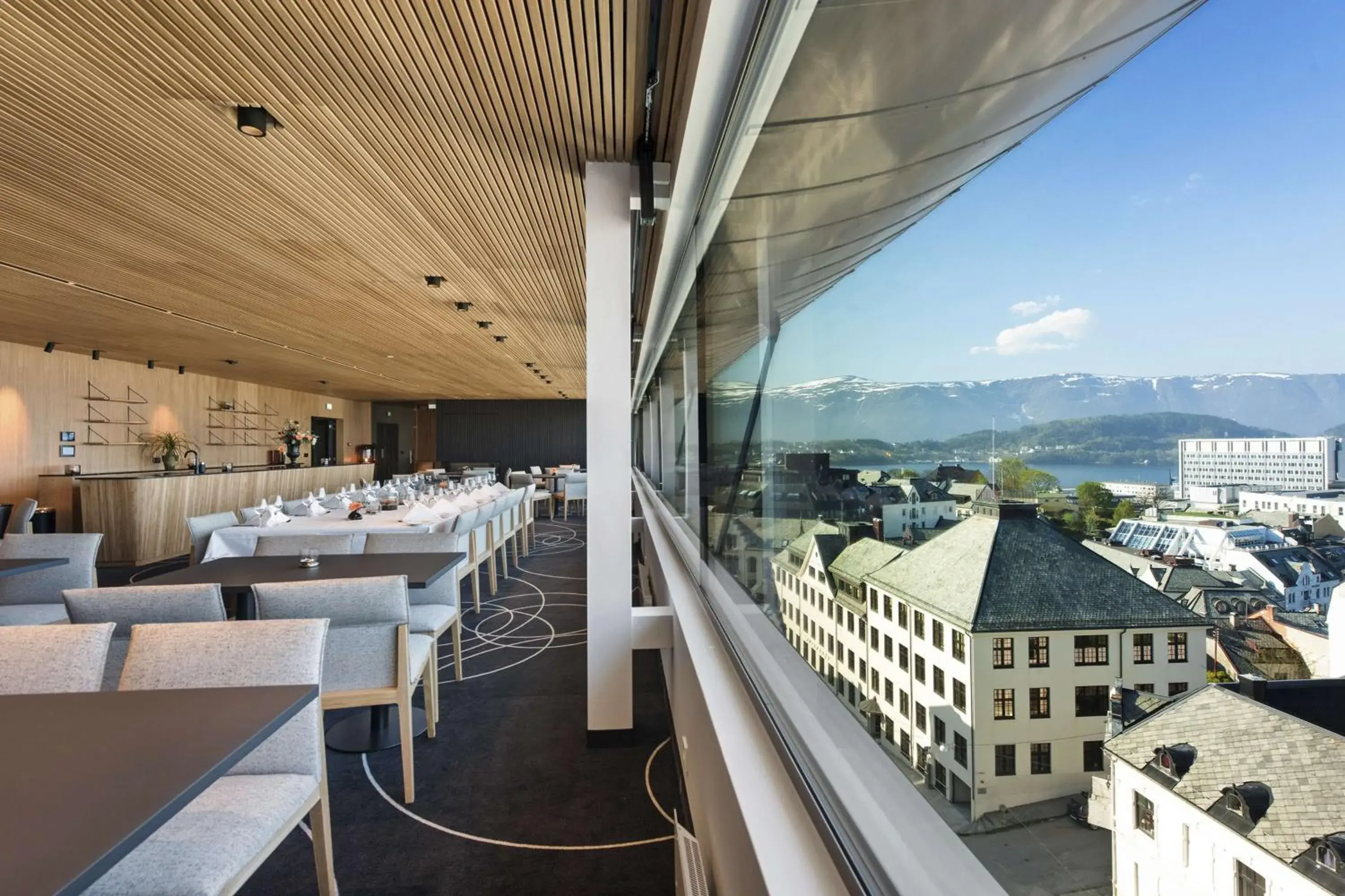 Restaurant/places to eat in Scandic Parken Restaurant/places to eat in Scandic Parken