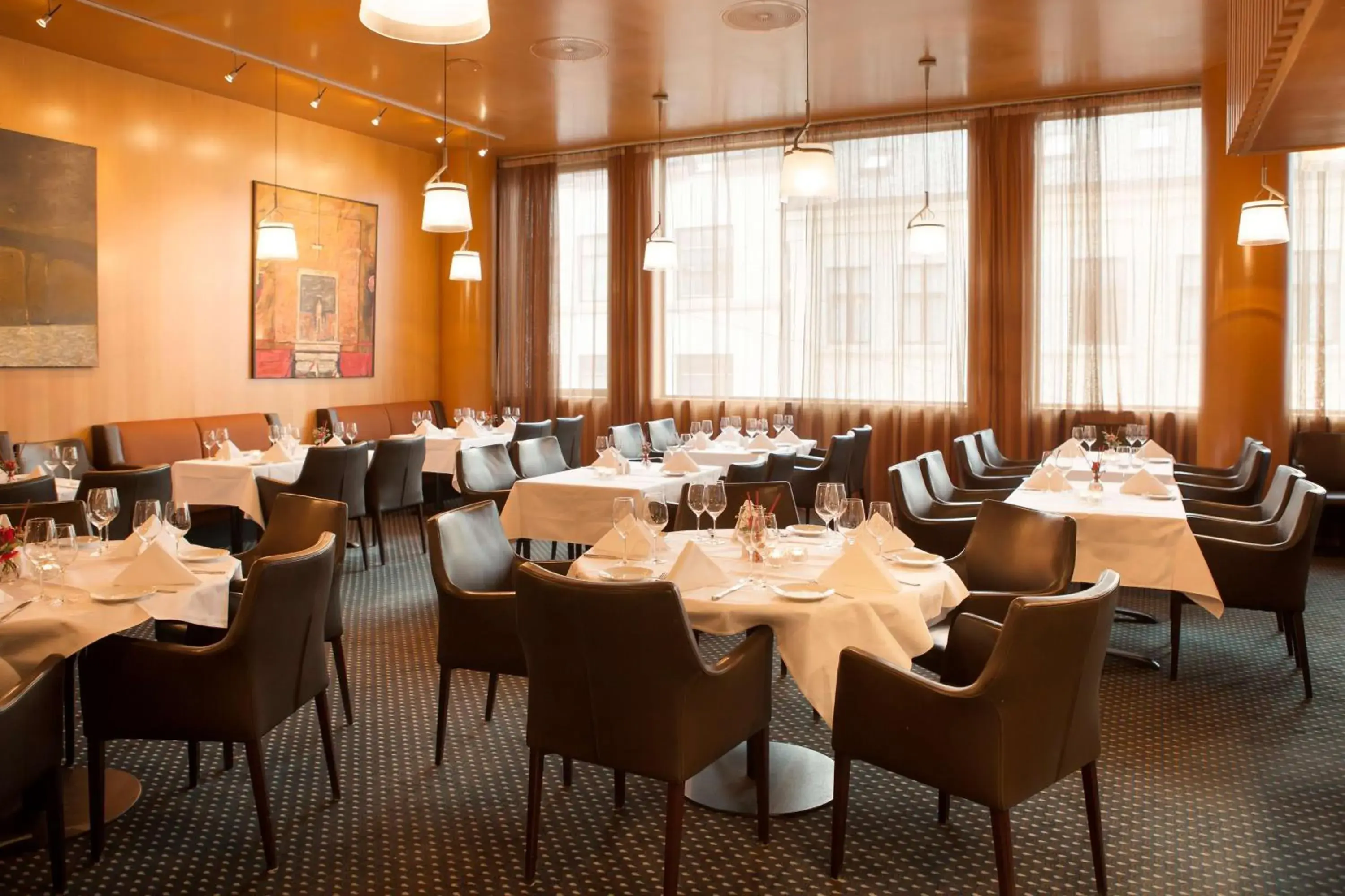 Restaurant/places to eat in Scandic Parken Restaurant/places to eat in Scandic Parken