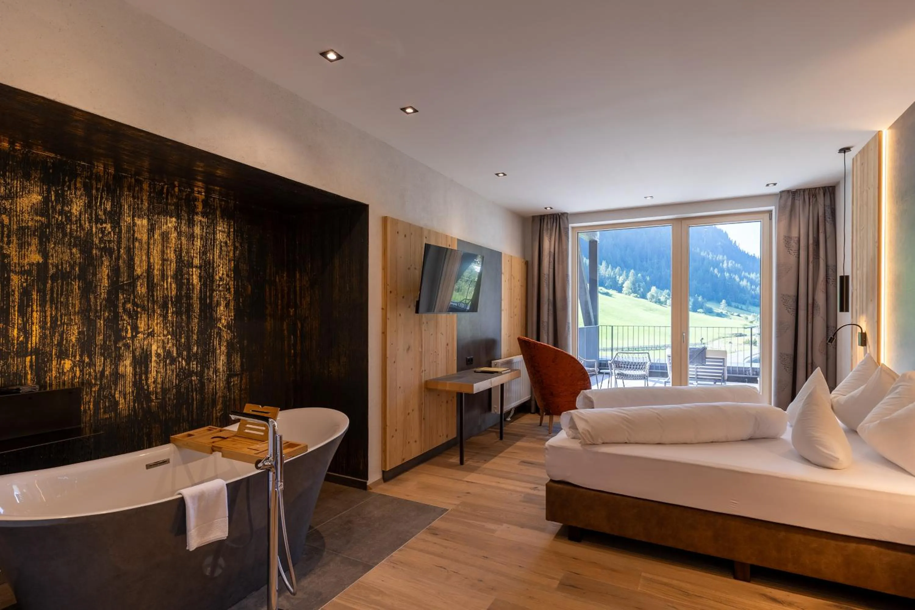 Photo of the whole room, Bed in Hotel Edelweiss