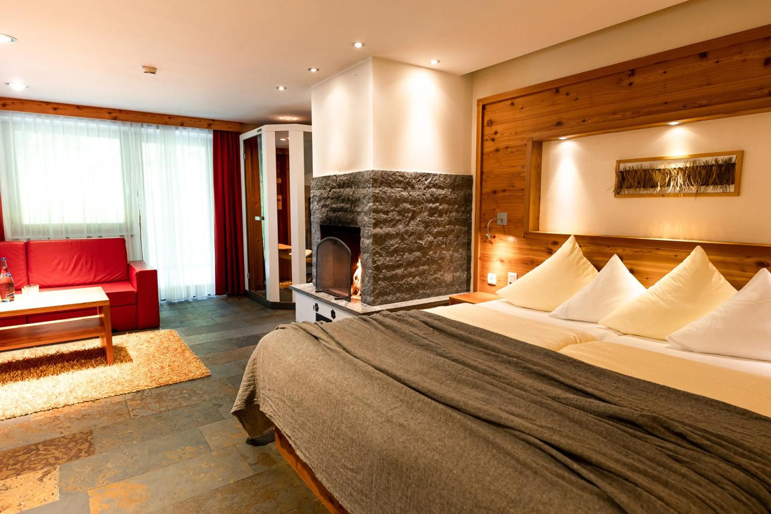 Property building, Bed in Hotel Edelweiss