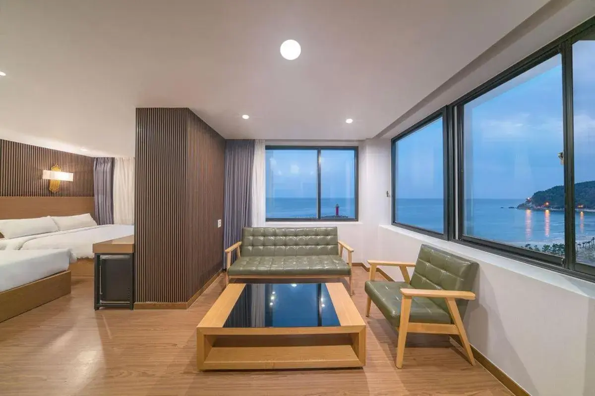 Royal Suite with Sea View( Breakfast for 2) in Two Y Hotel Royal Suite with Sea View( Breakfast for 2) in Two Y Hotel