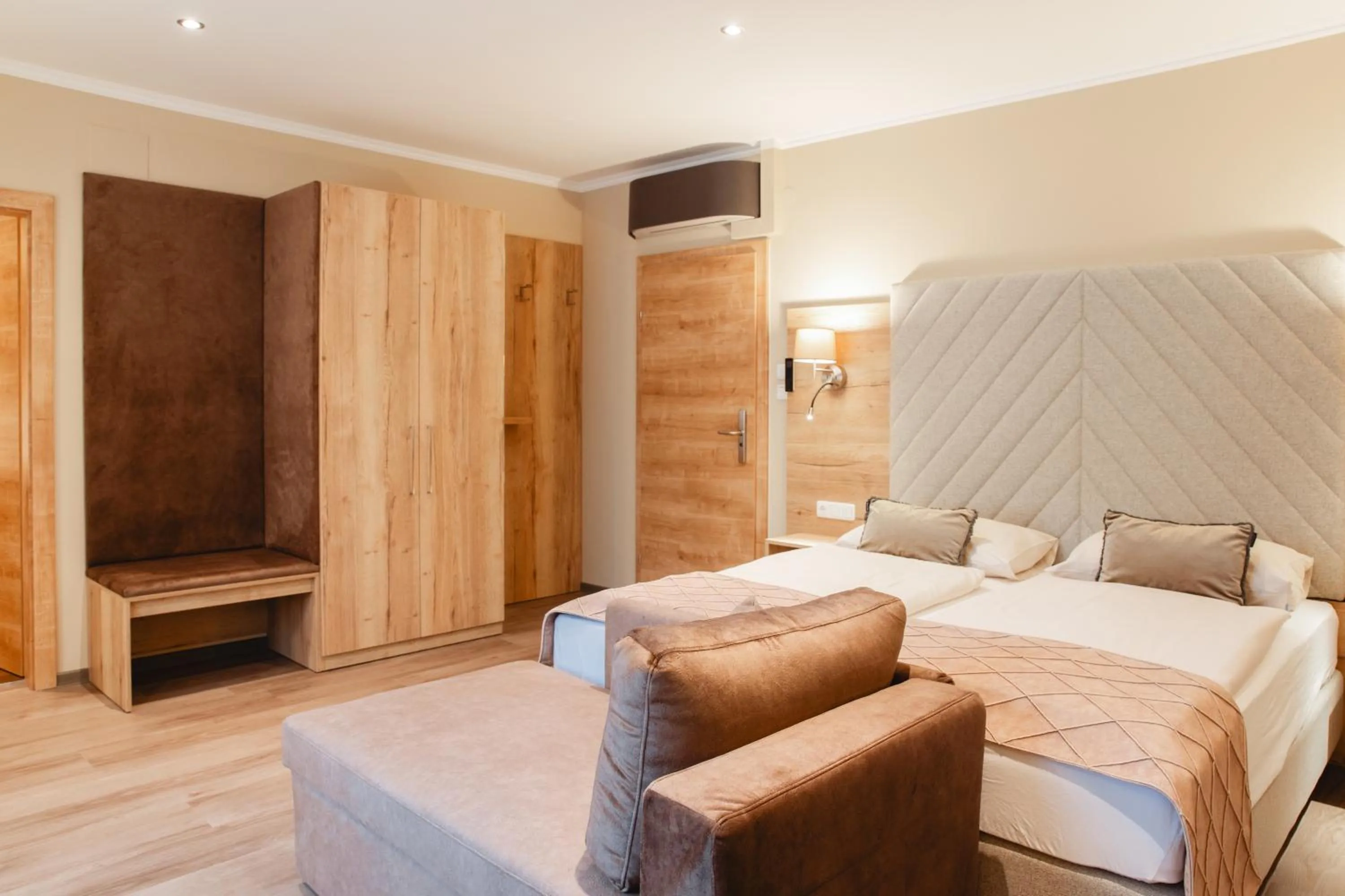 Photo of the whole room, Bed in Hotel Krone