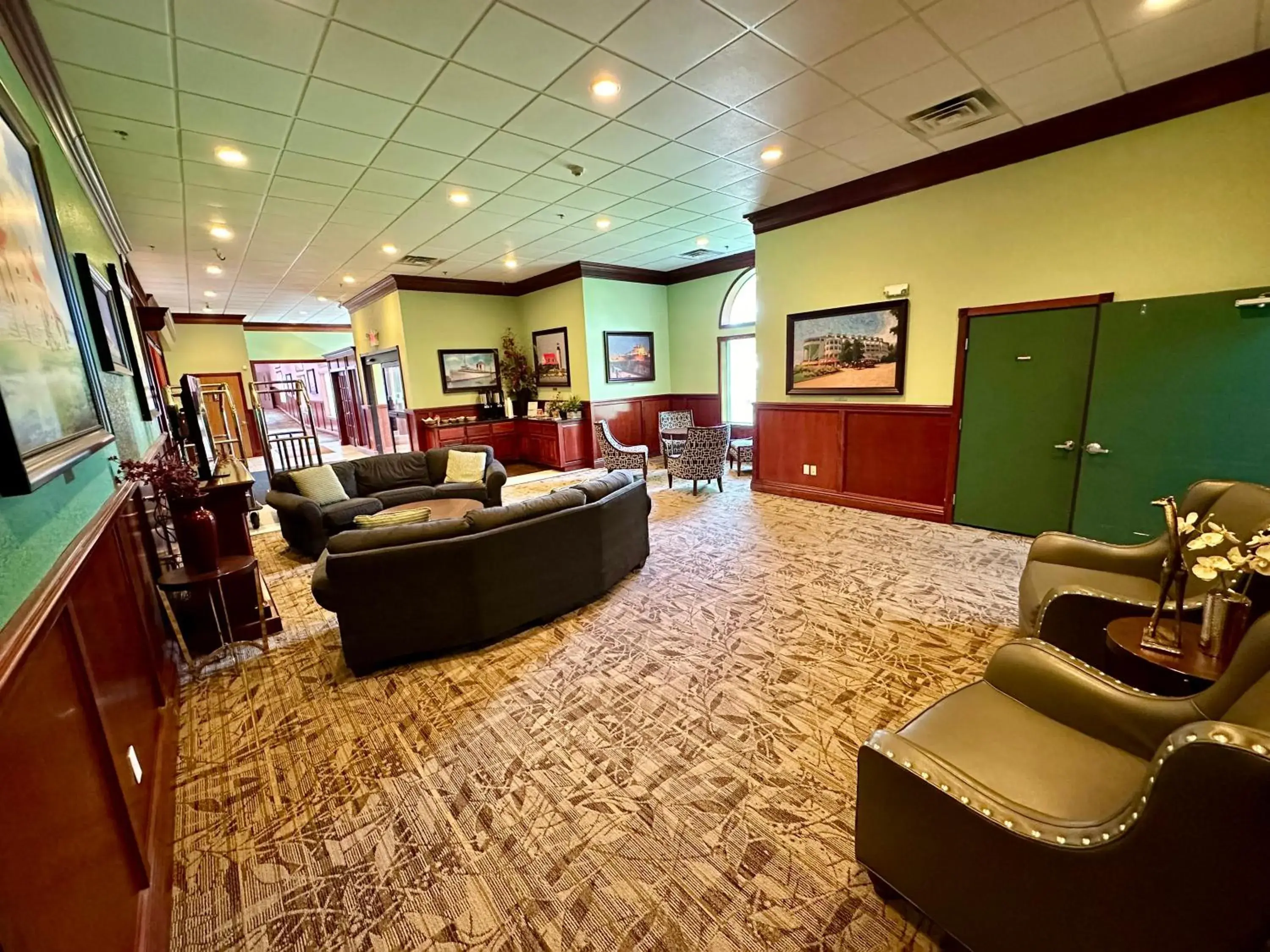 Lobby or reception in Mackinaw Beach and Bay Inn & Suites Lobby or reception in Mackinaw Beach and Bay Inn & Suites
