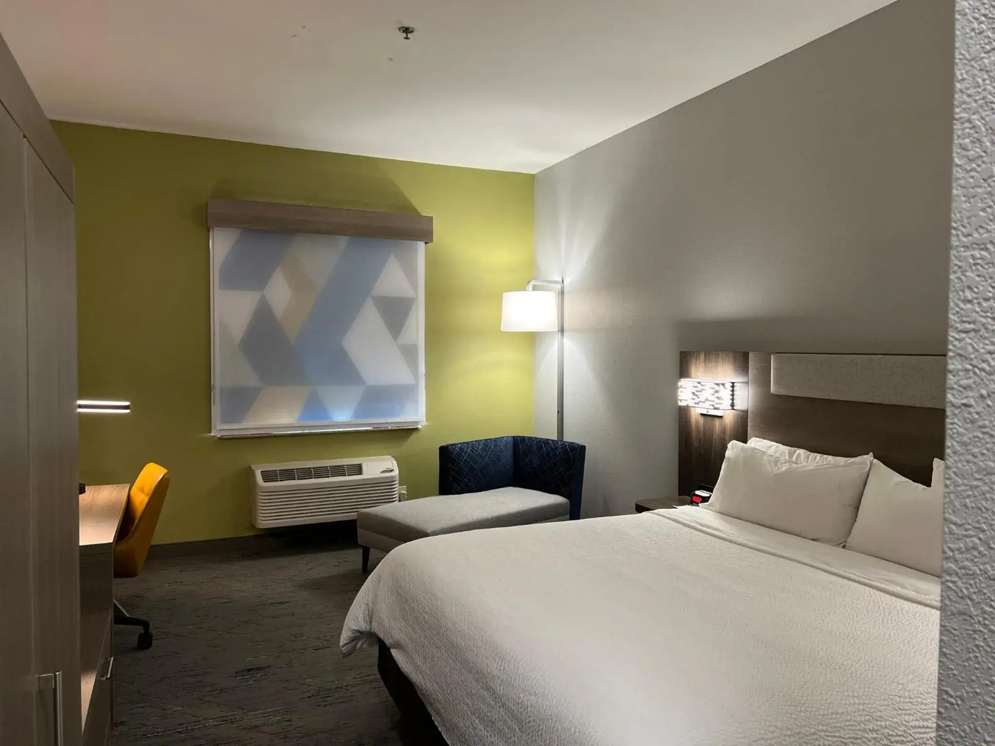 Standard King Room - Communications Accessible in Holiday Inn Express Hotel & Suites Woodward Hwy 270 by IHG Standard King Room - Communications Accessible in Holiday Inn Express Hotel & Suites Woodward Hwy 270 by IHG