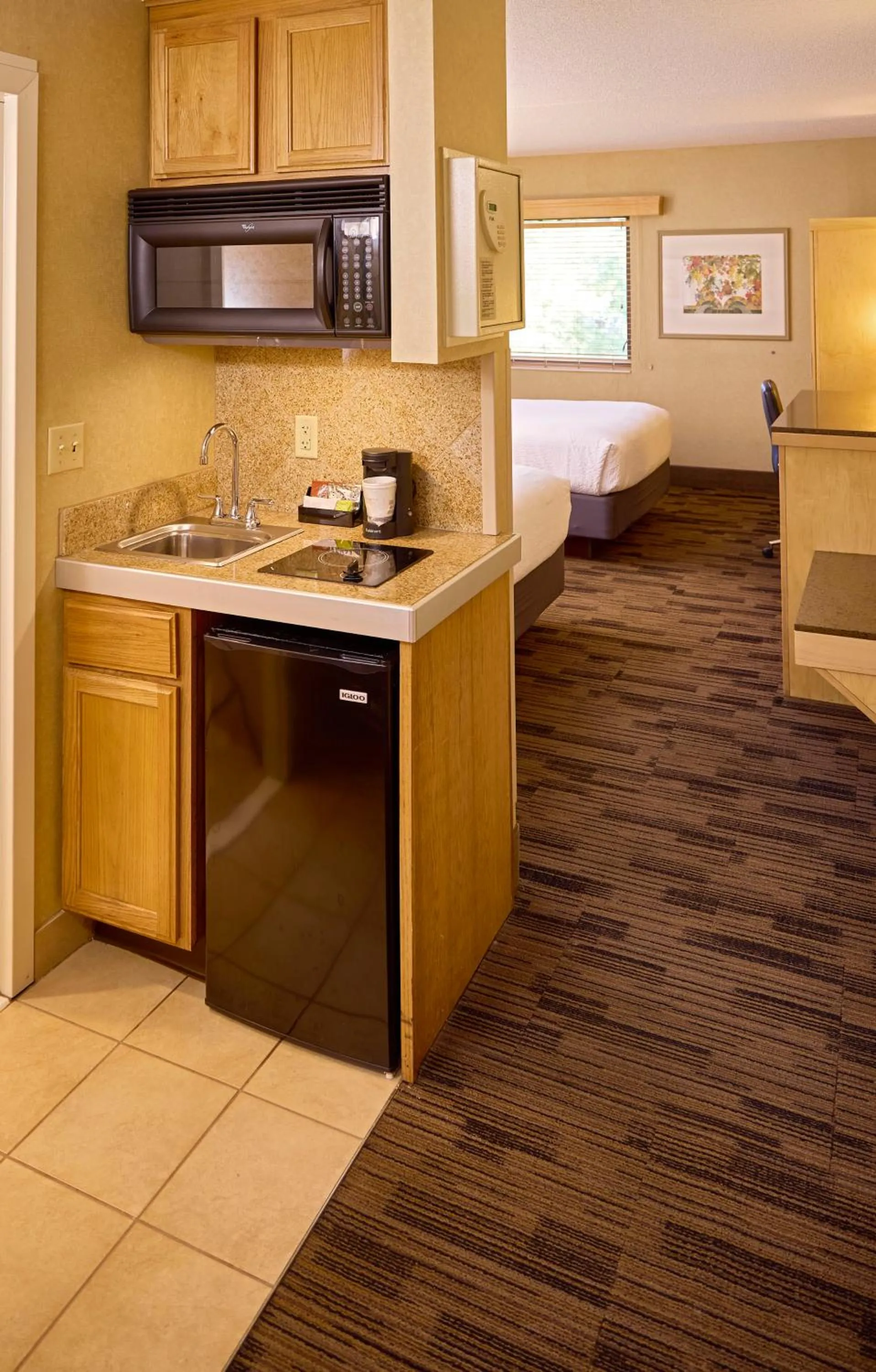 Bed in LivINN Hotel Cincinnati North/ Sharonville