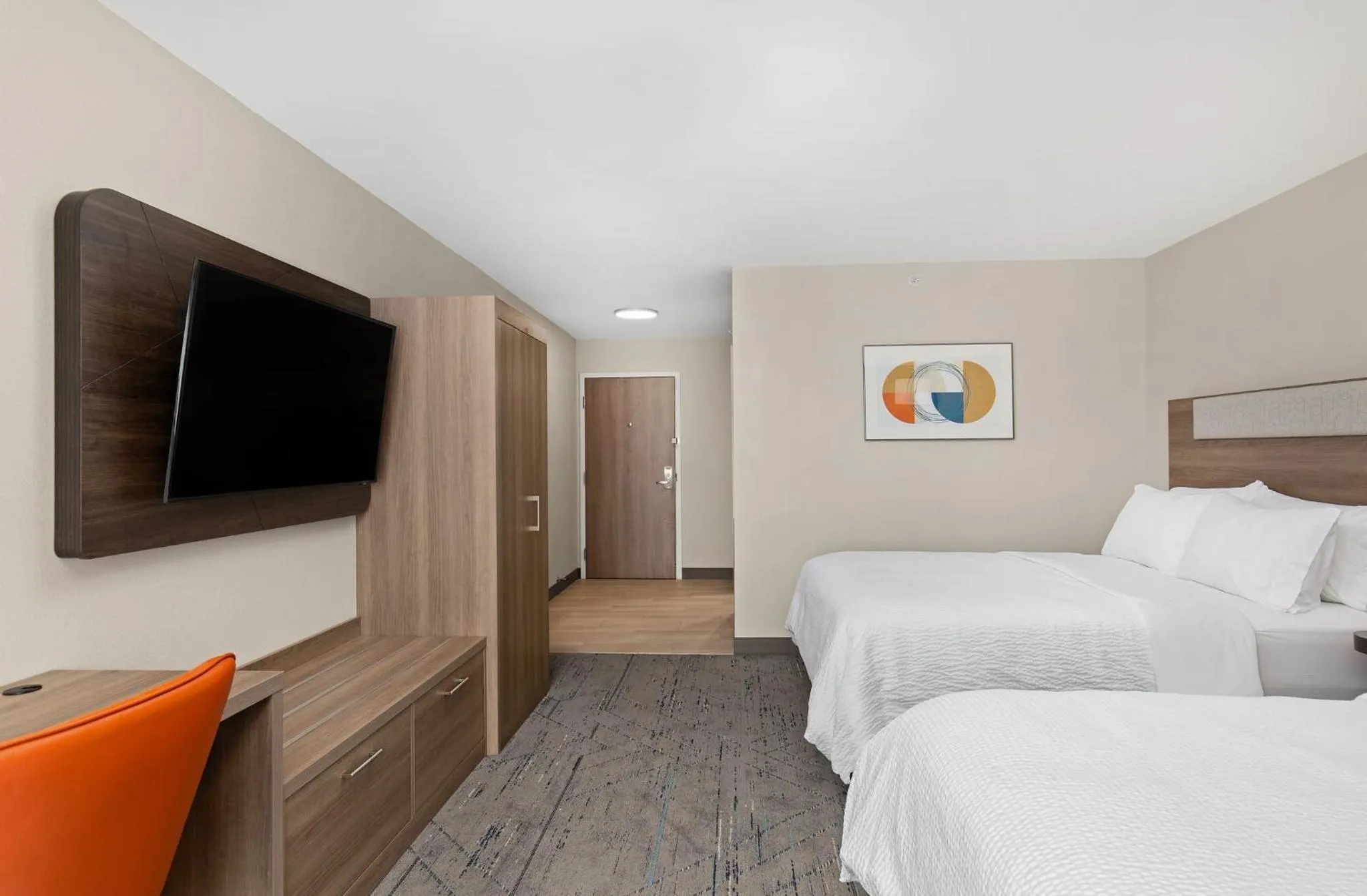 Photo of the whole room, Bed in Holiday Inn Express Hurricane Mills Waverly by IHG