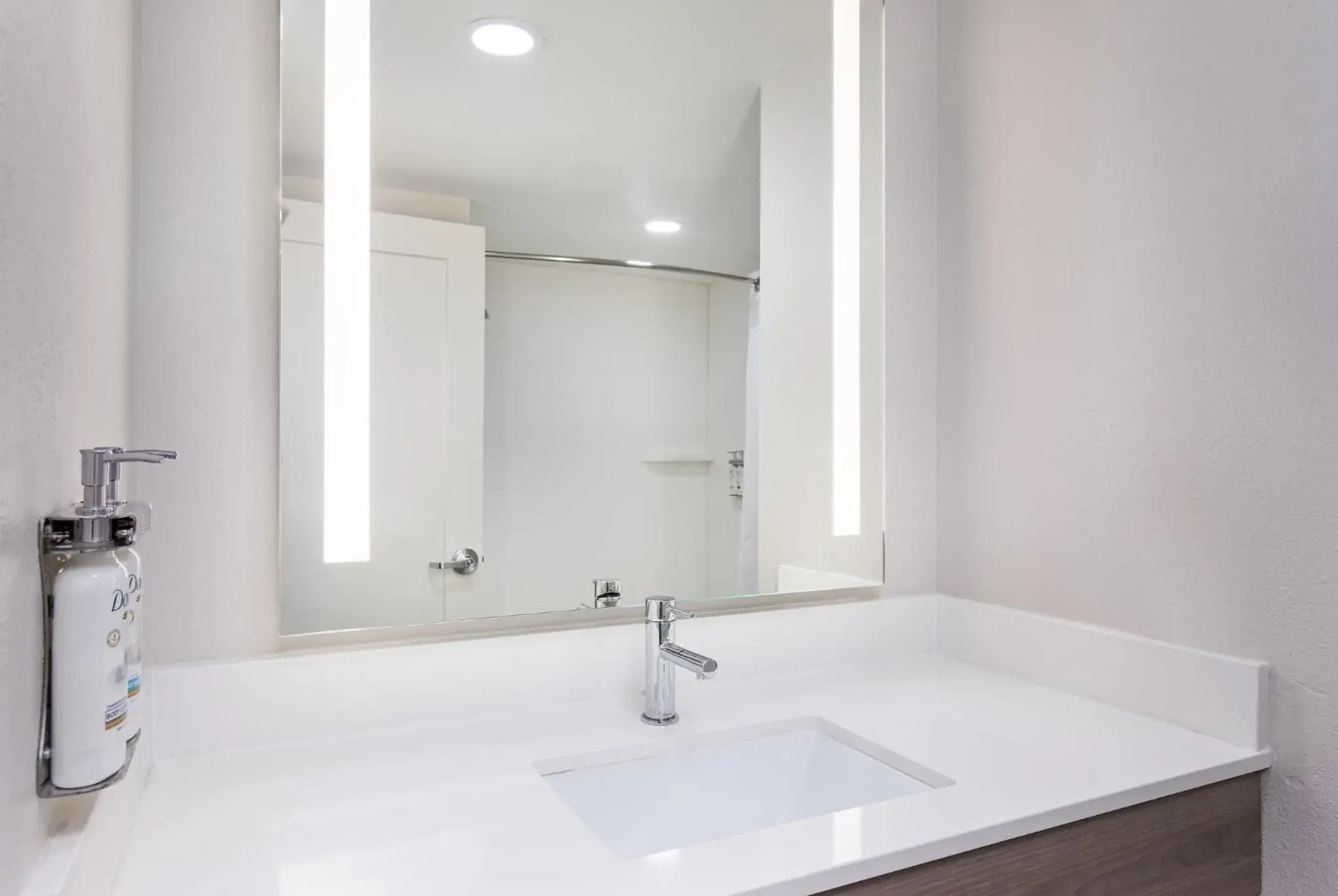 Standard King Room in Holiday Inn Express Hurricane Mills Waverly by IHG Standard King Room in Holiday Inn Express Hurricane Mills Waverly by IHG