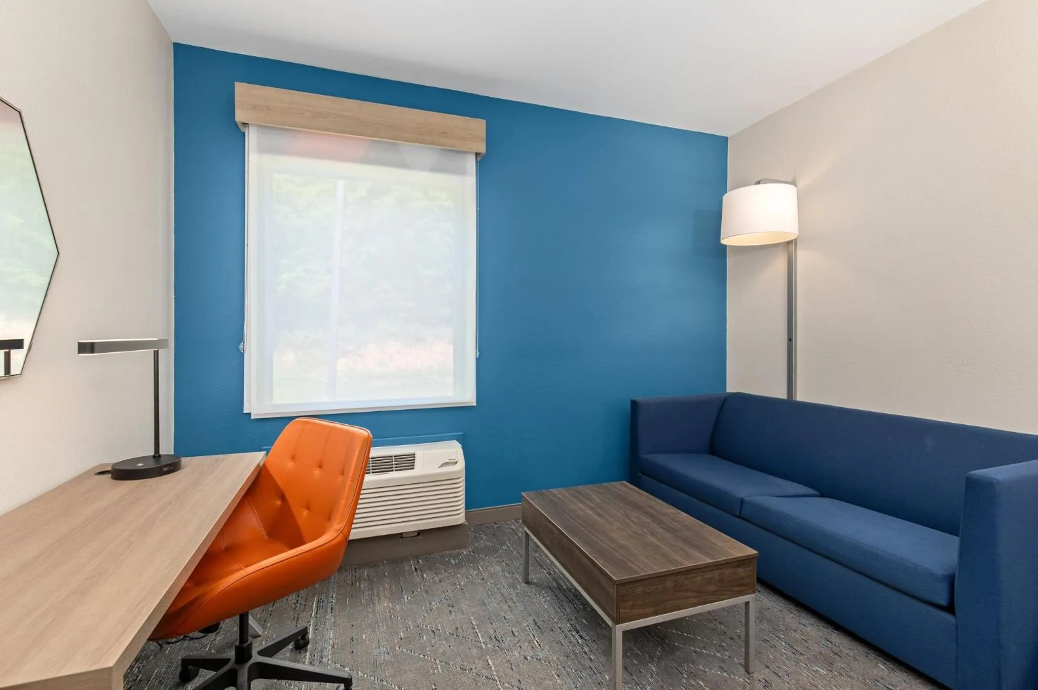 Photo of the whole room in Holiday Inn Express Hurricane Mills Waverly by IHG