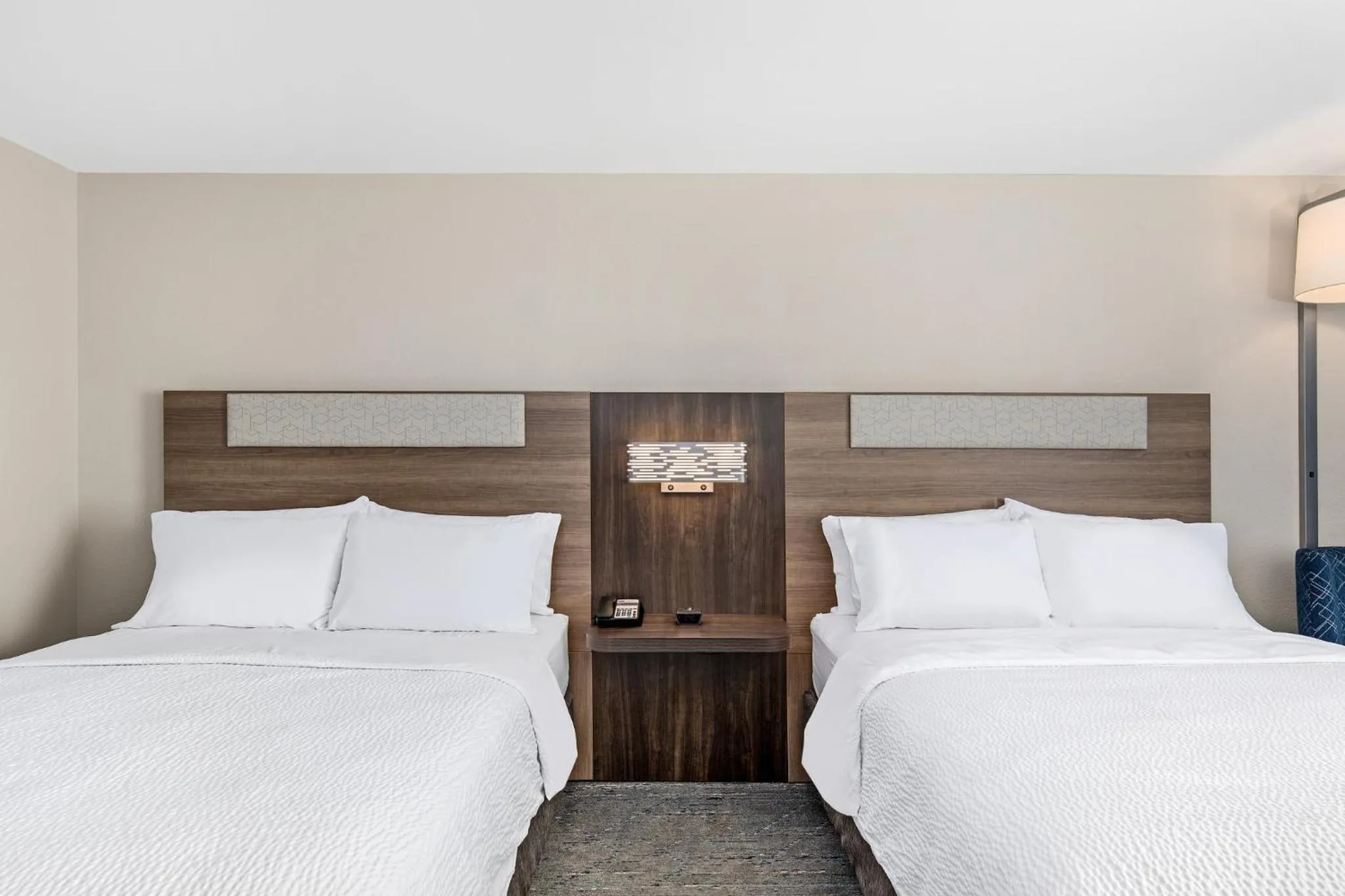 Photo of the whole room, Bed in Holiday Inn Express Hurricane Mills Waverly by IHG