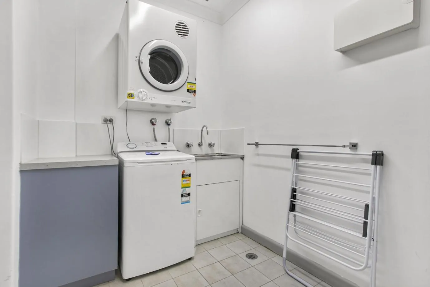 Area and facilities in Bellevue On The Lakes