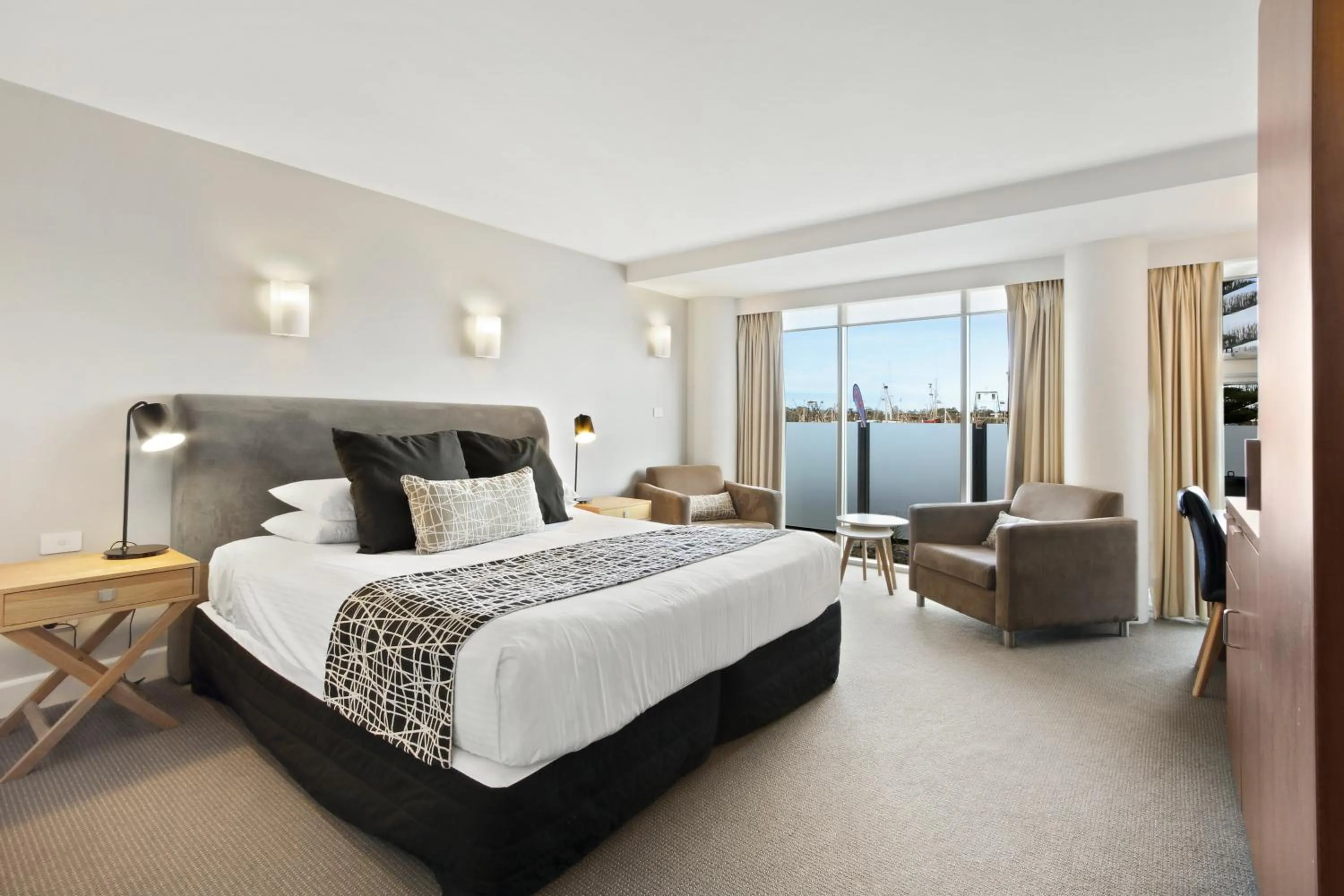 Bedroom, Bed in Bellevue On The Lakes