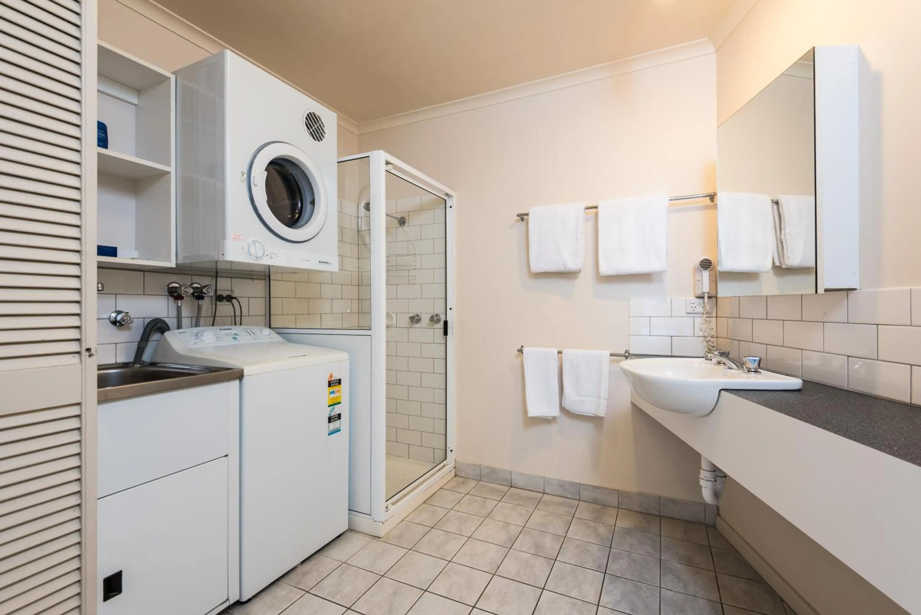 Bathroom in Bellevue On The Lakes