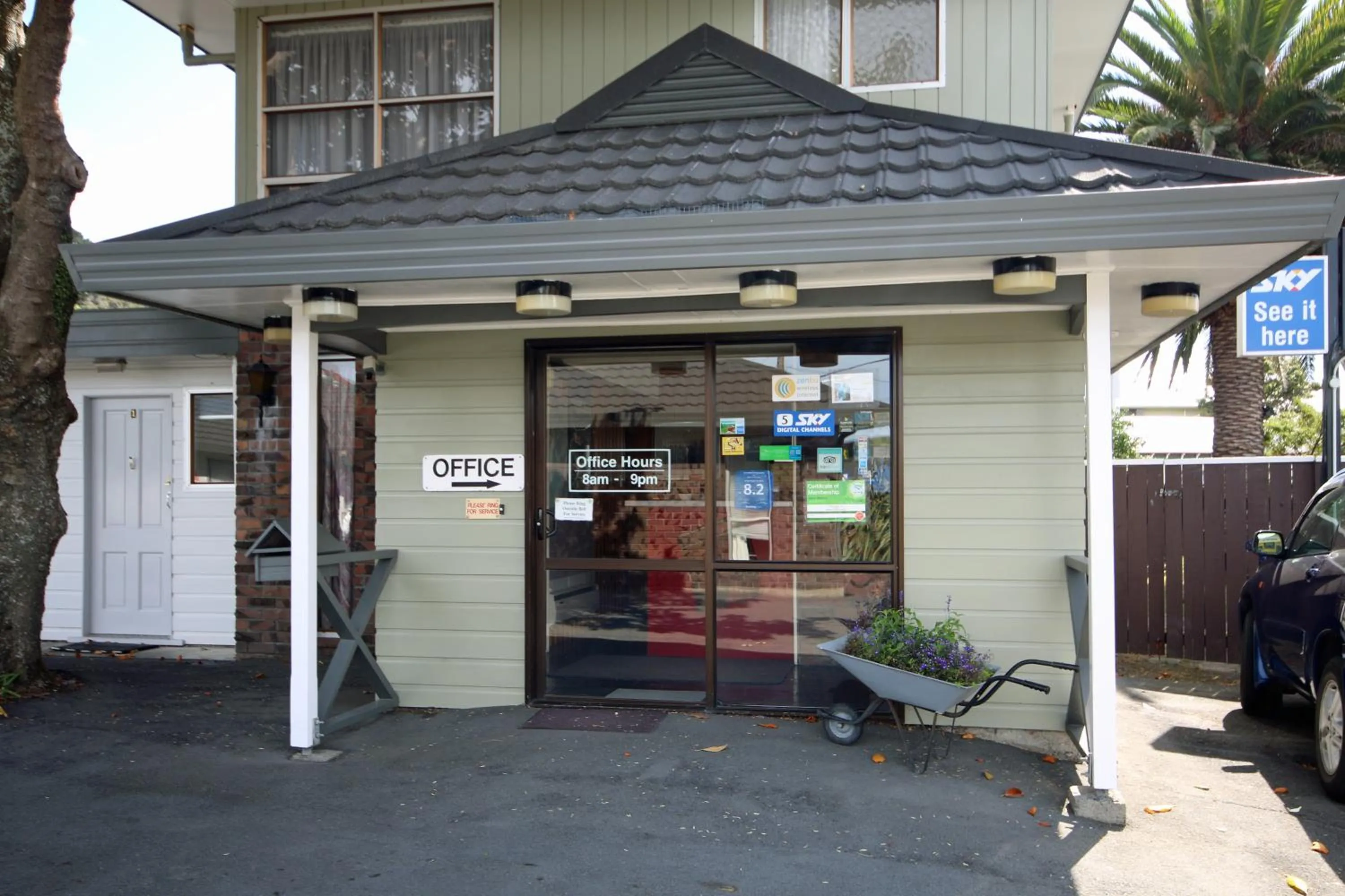 Lobby or reception in Midway Pacifica Lodge