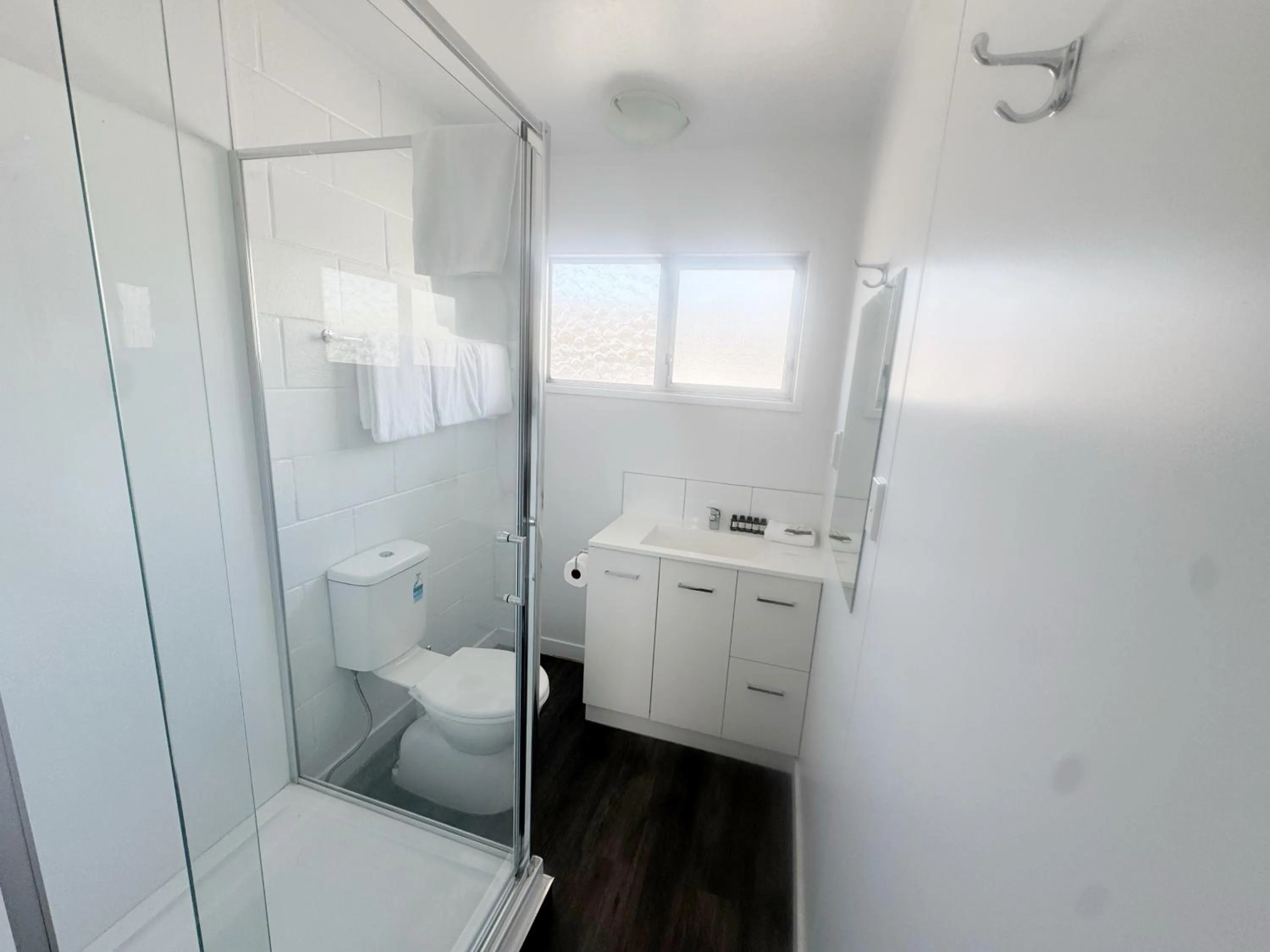 Midway Pacifica Lodge