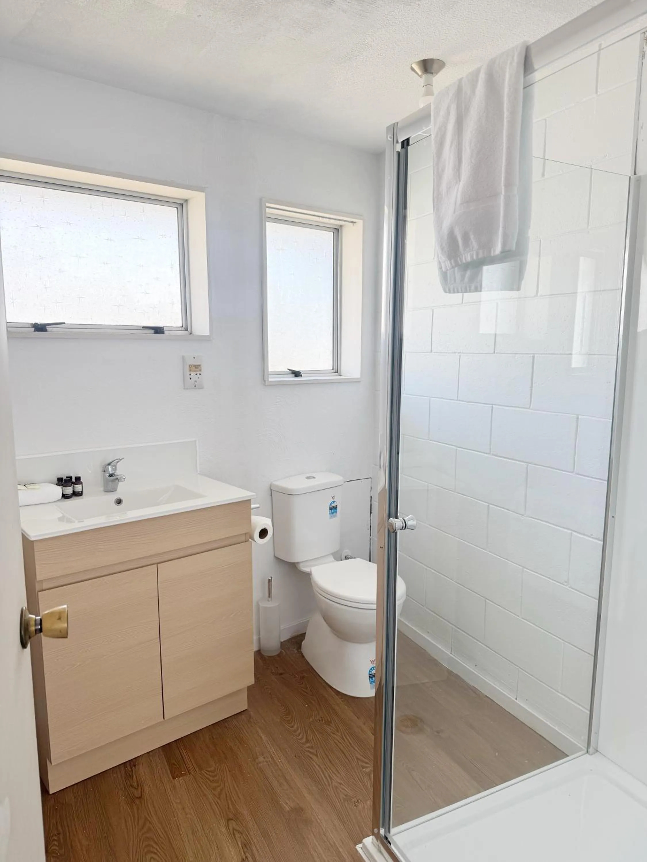 Midway Pacifica Lodge