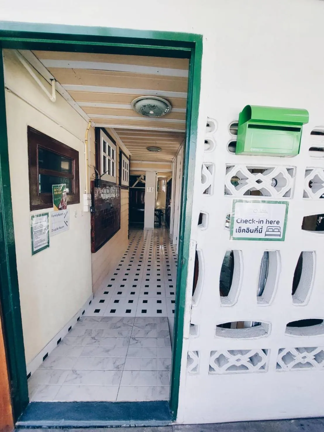 Facade/entrance in Green Riverside Homestay