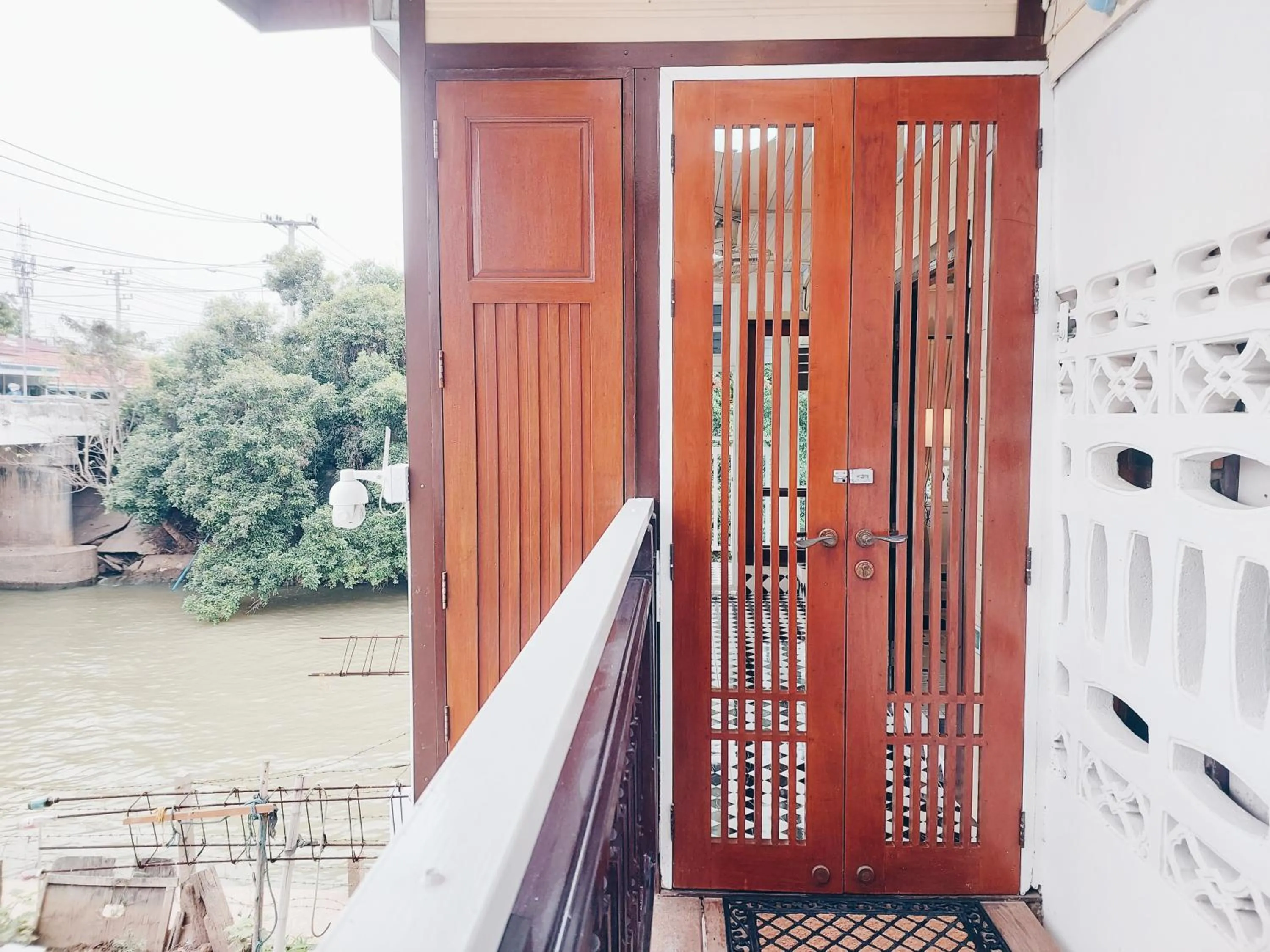 Facade/entrance in Green Riverside Homestay