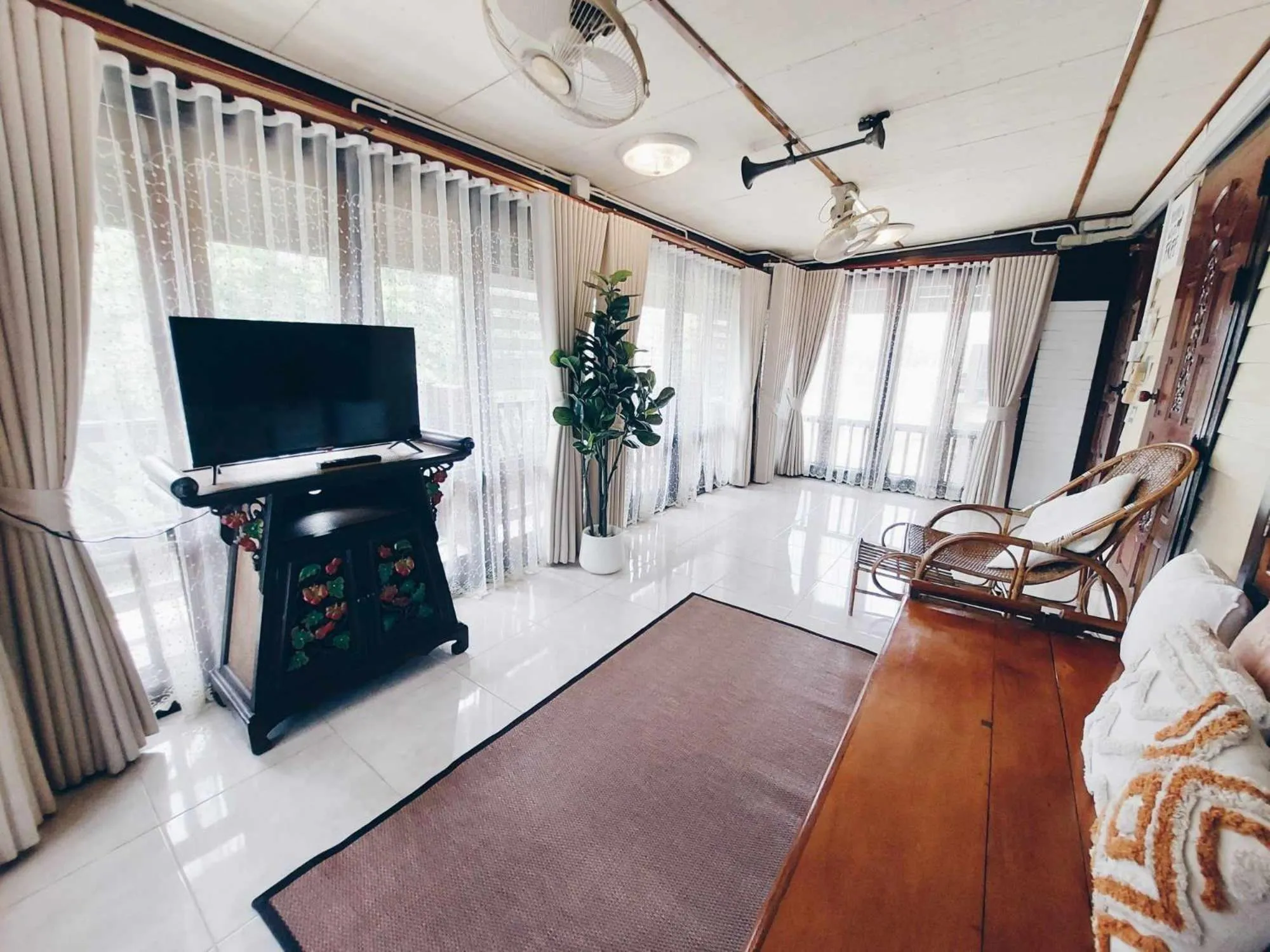 TV and multimedia in Green Riverside Homestay