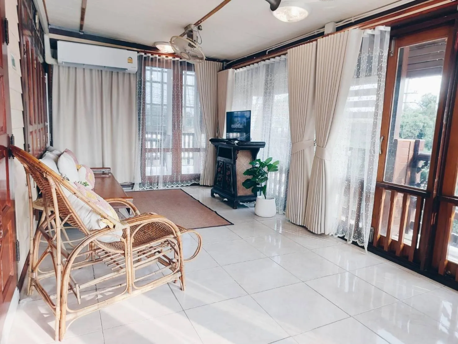 TV and multimedia in Green Riverside Homestay