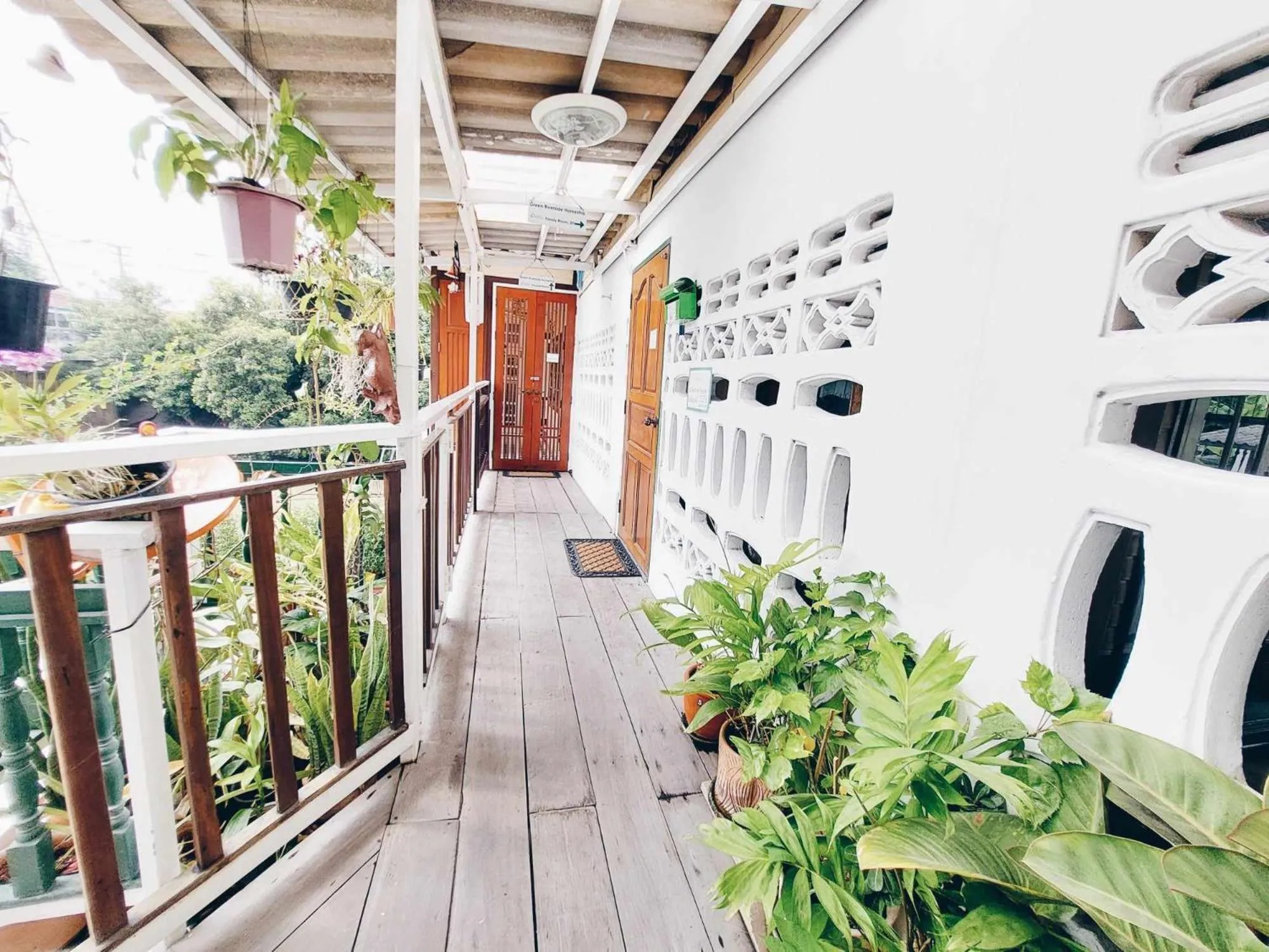 Facade/entrance in Green Riverside Homestay