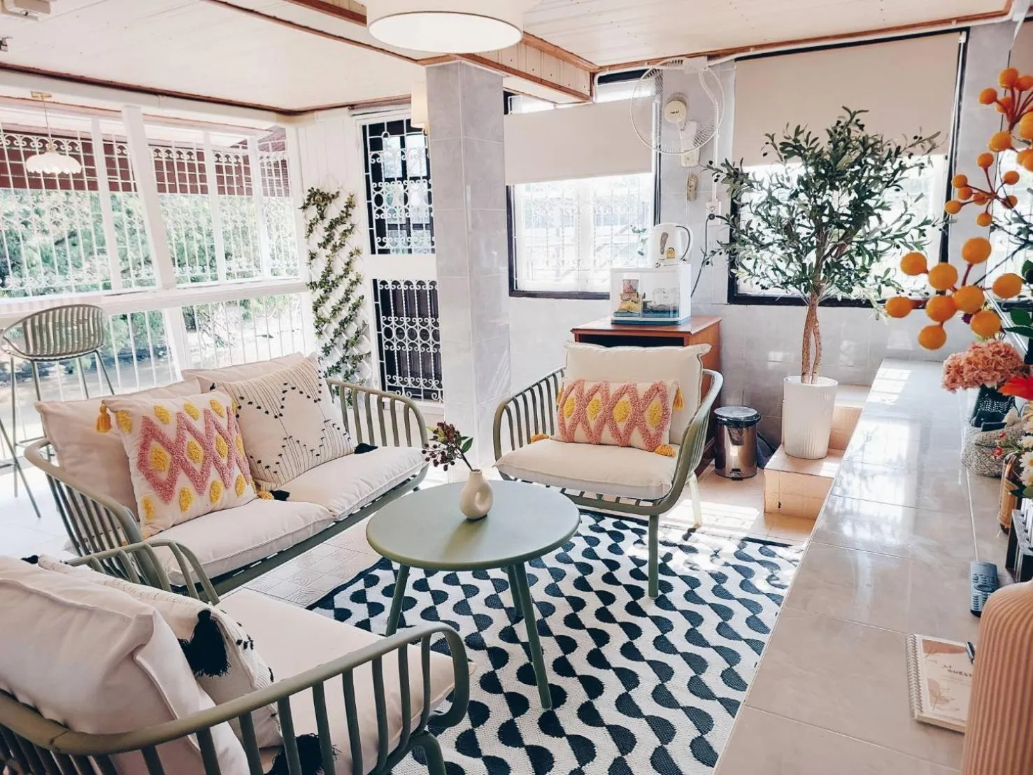 Living room in Green Riverside Homestay