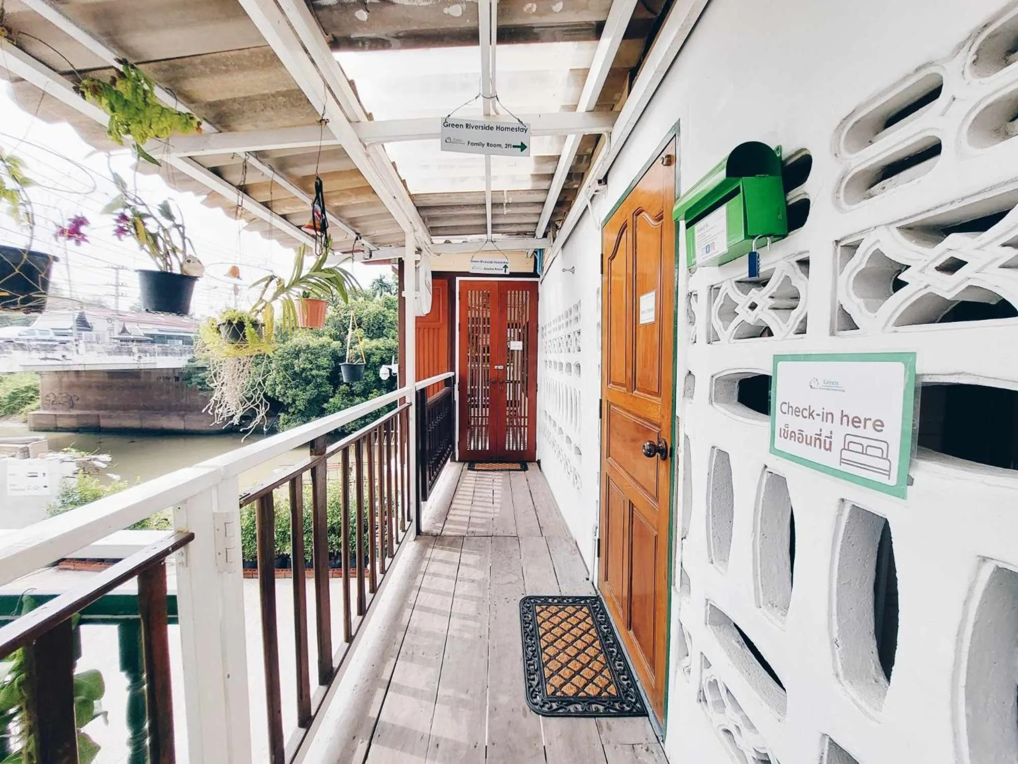 Facade/entrance in Green Riverside Homestay