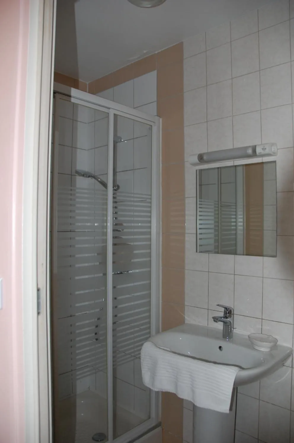 Bathroom in Le Pont de la Loire