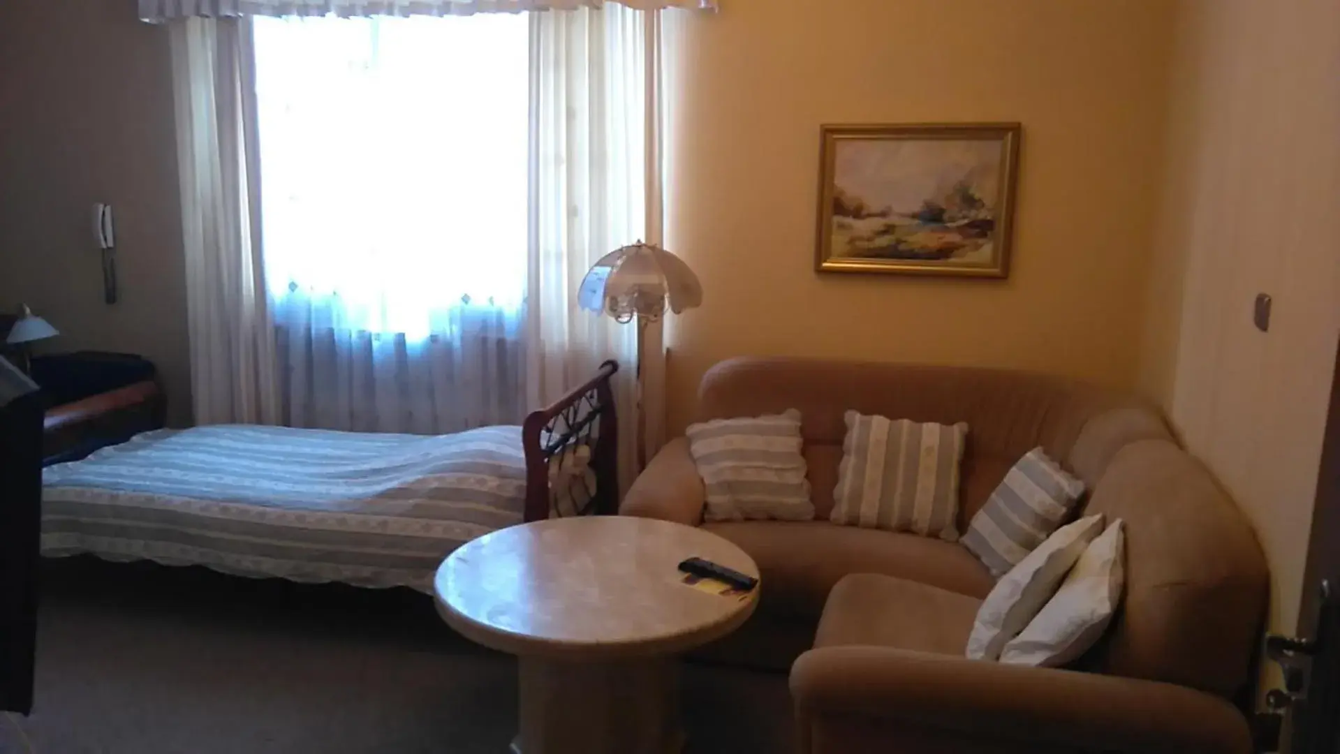 Twin Room - single occupancy in Villa Podkowa Twin Room - single occupancy in Villa Podkowa