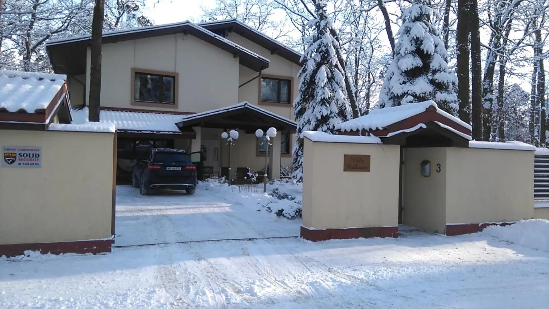 Facade/entrance in Villa Podkowa