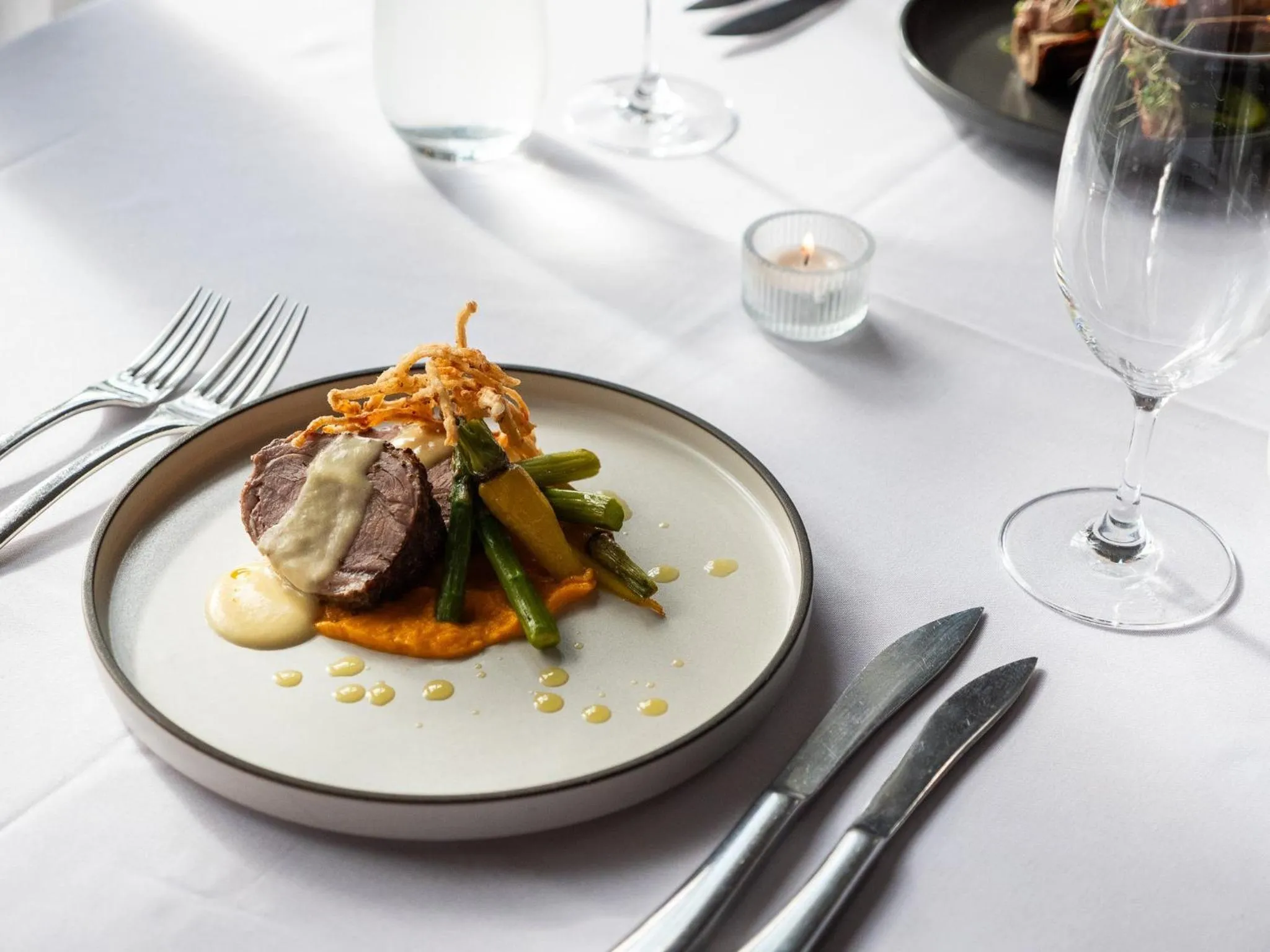 Restaurant/places to eat in Crowne Plaza Hawkesbury Valley by IHG