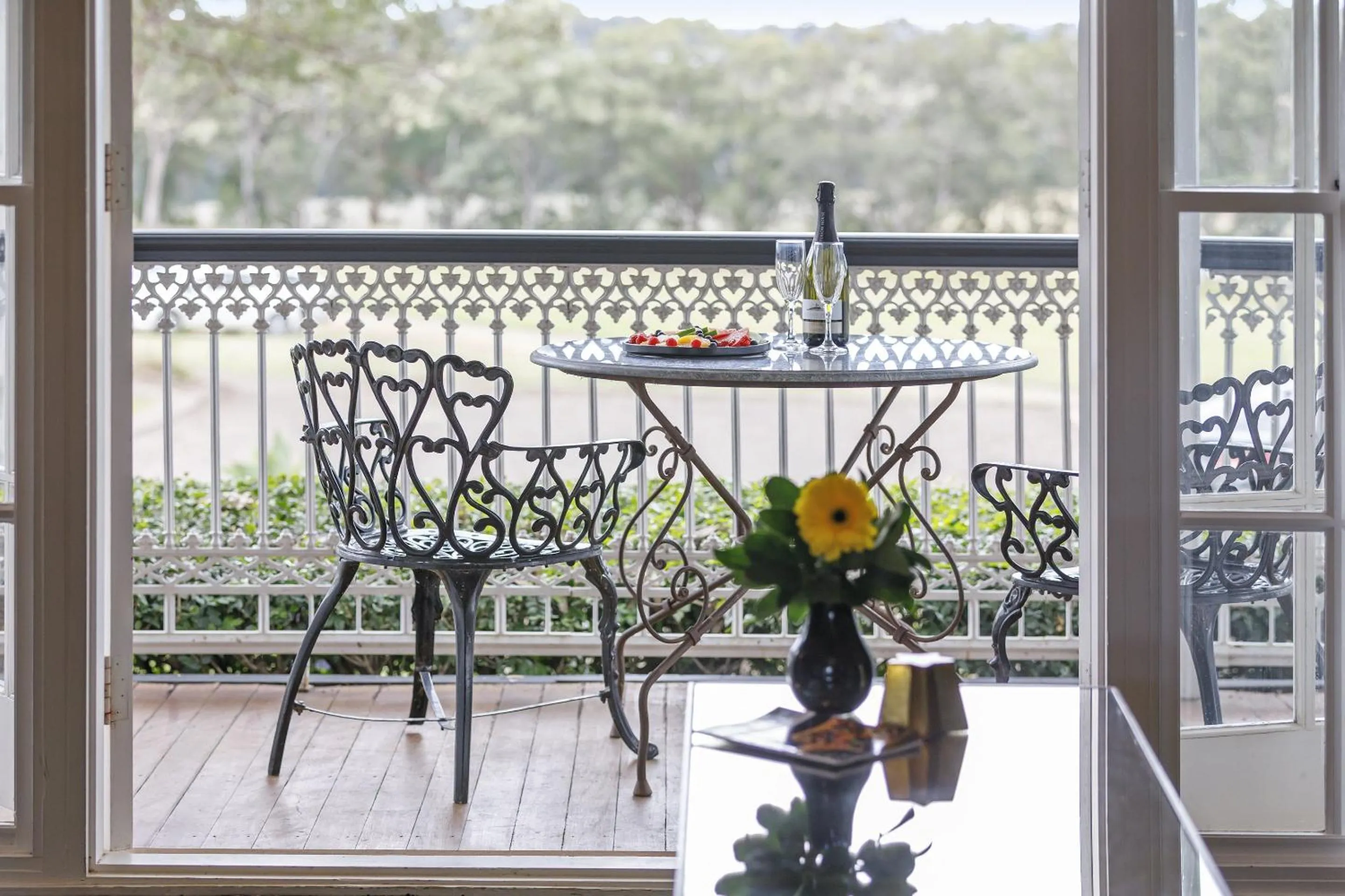 Photo of the whole room in voco® Kirkton Park Hunter Valley by IHG