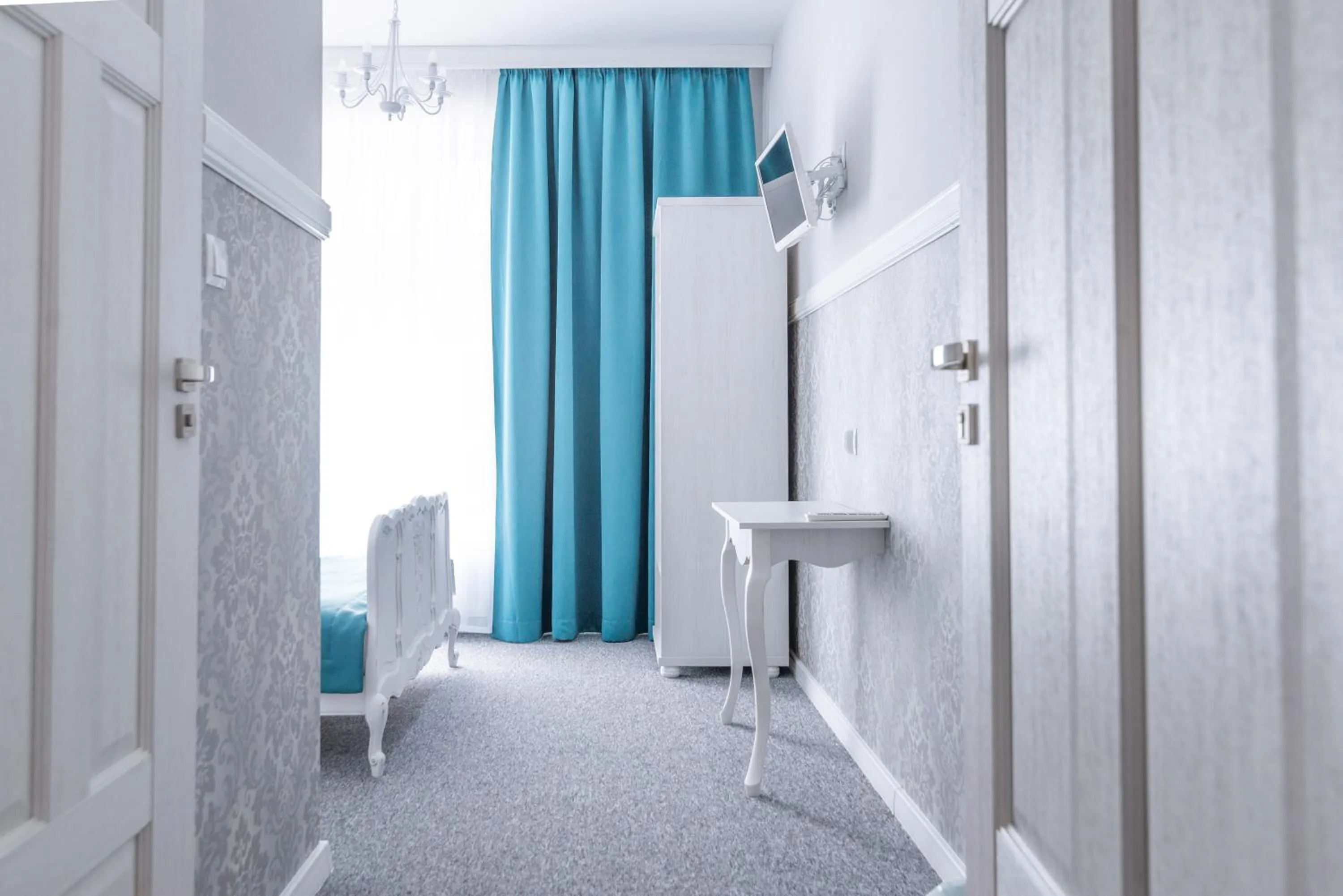 Photo of the whole room, Bed in Premium - Bed & Breakfast