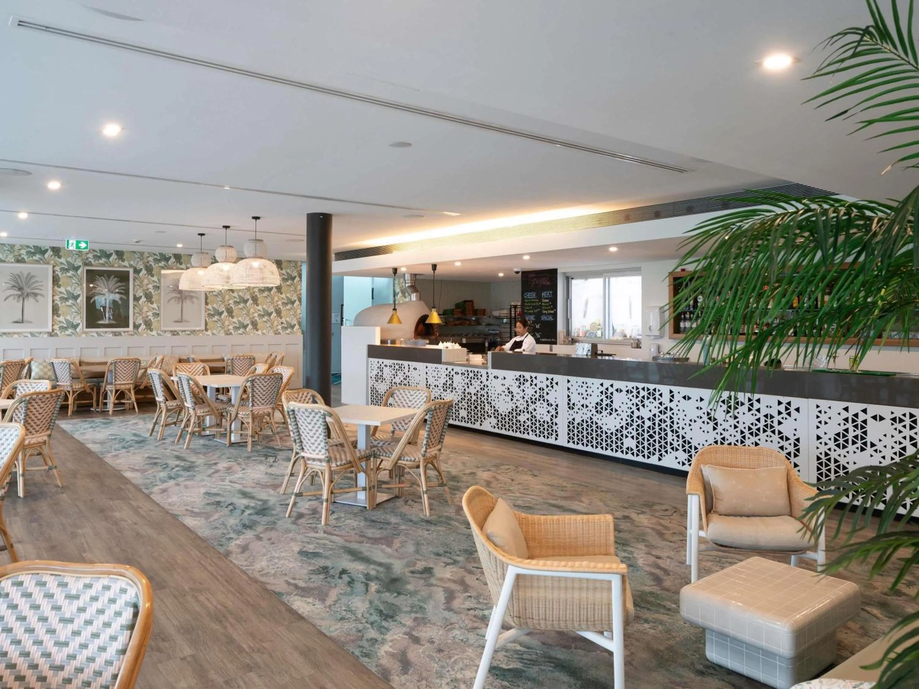 Lounge or bar in Pullman Magenta Shores Resort