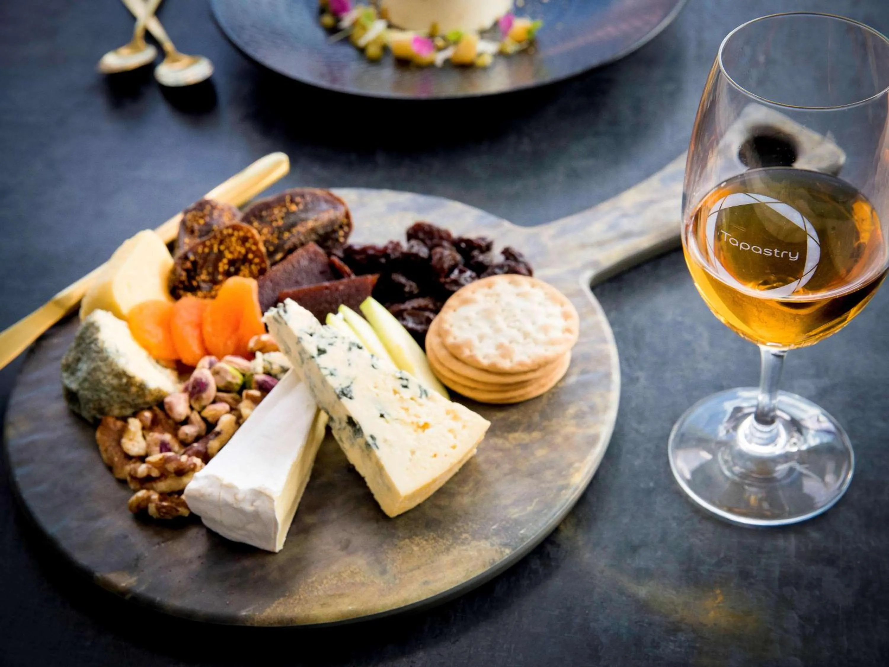 Restaurant/places to eat in Pullman Magenta Shores Resort