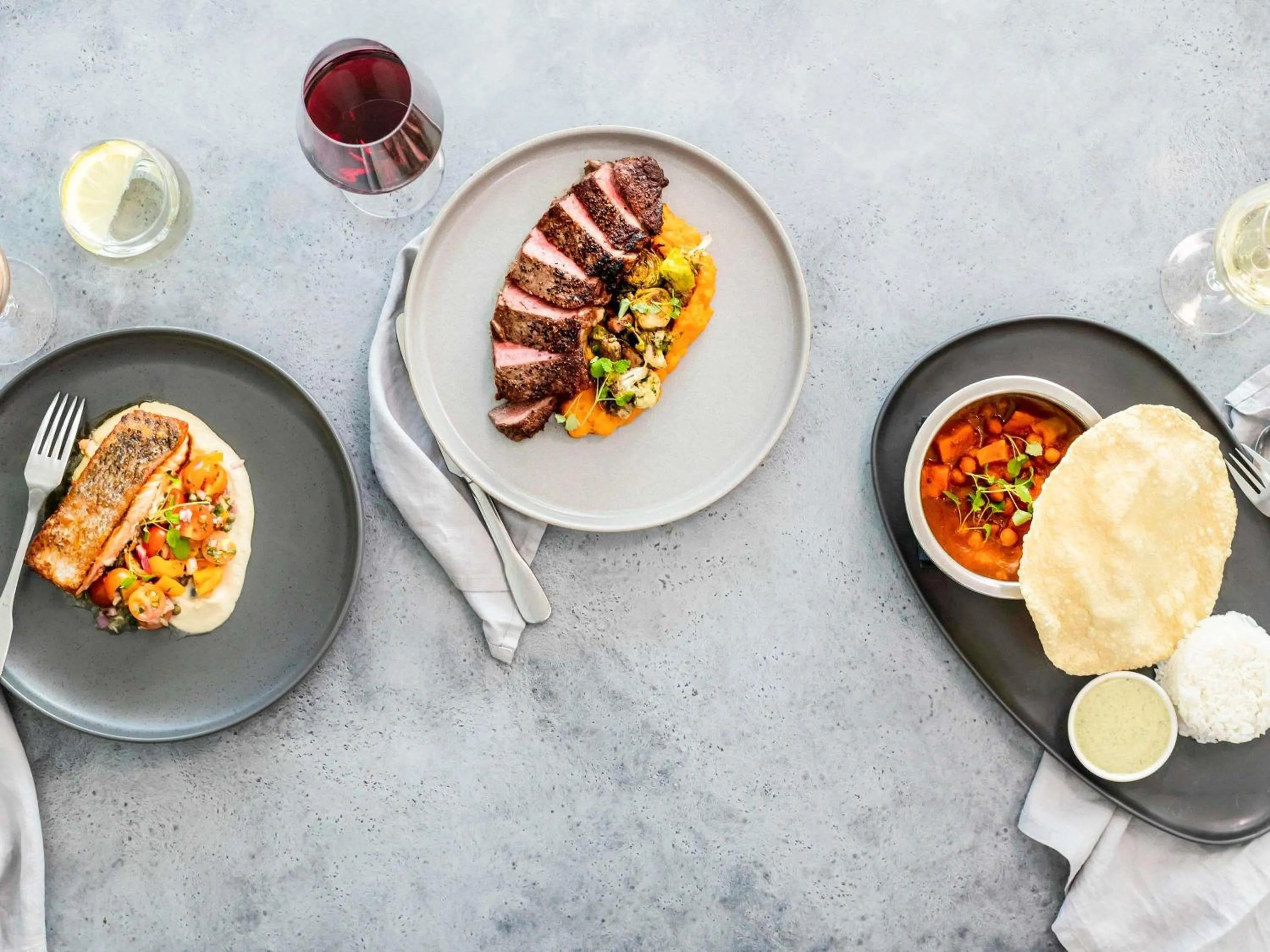 Restaurant/places to eat in Pullman Magenta Shores Resort