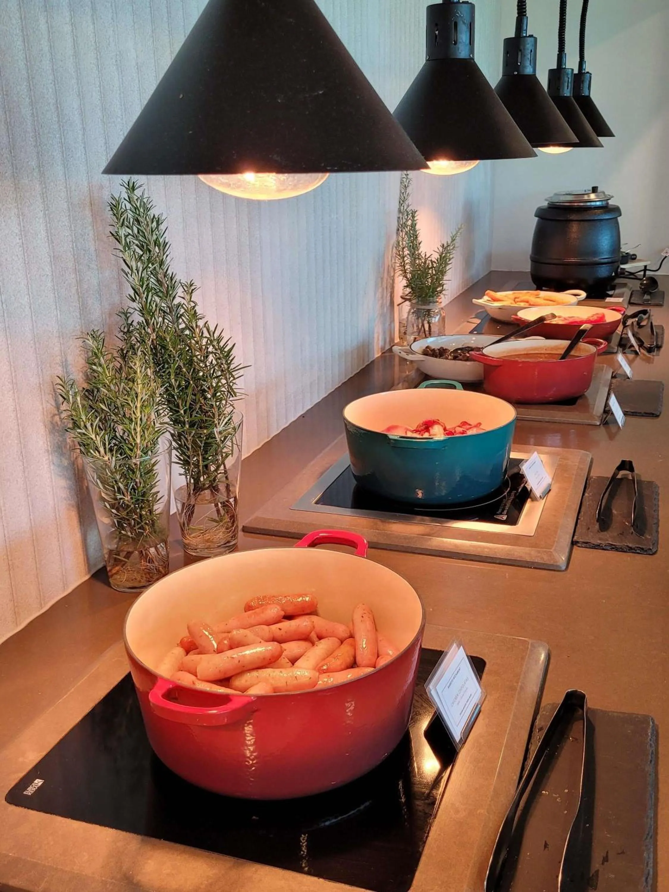 Restaurant/places to eat in Pullman Magenta Shores Resort